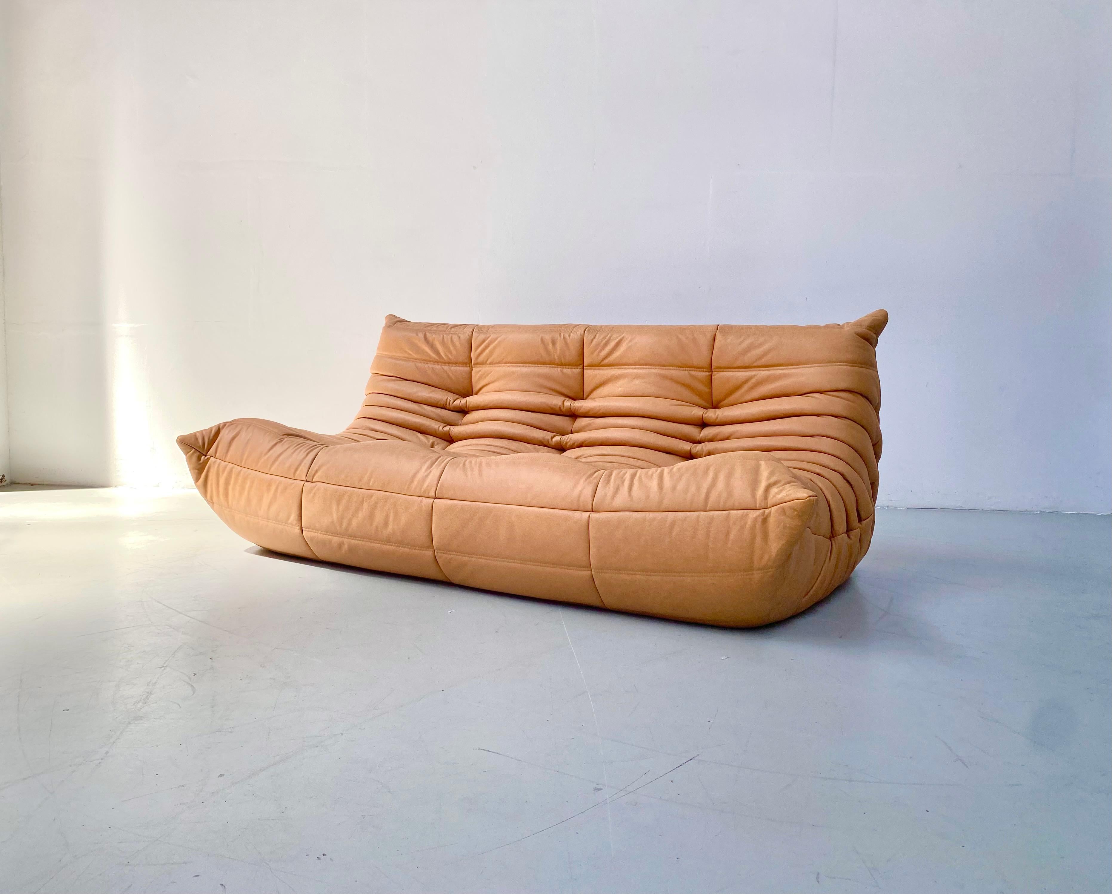 French Vintage Togo Sofa in Camel Leather by Michel Ducaroy for Ligne Roset. In Excellent Condition In Eindhoven, Noord Brabant