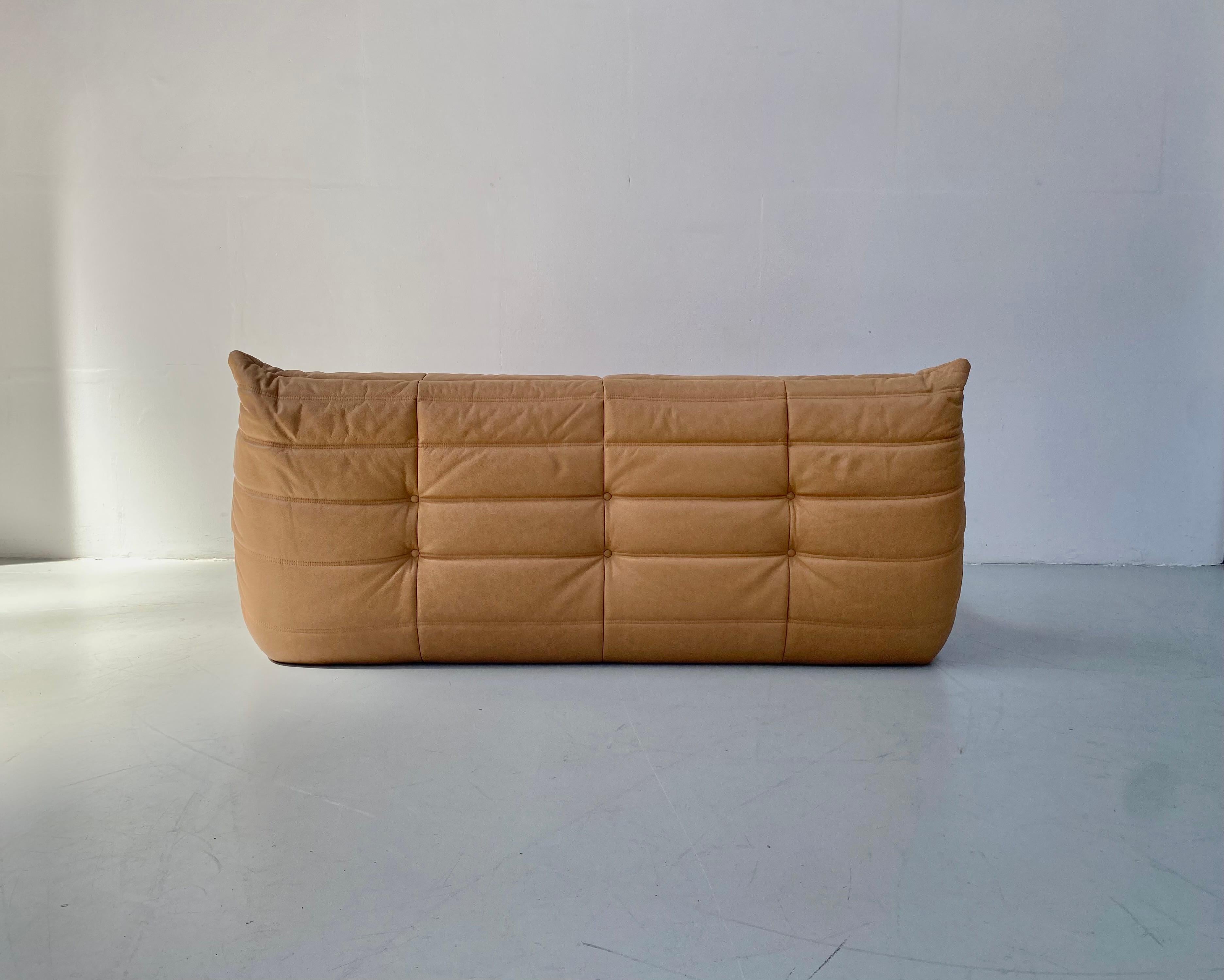 French Vintage Togo Sofa in Camel Leather by Michel Ducaroy for Ligne Roset. 3