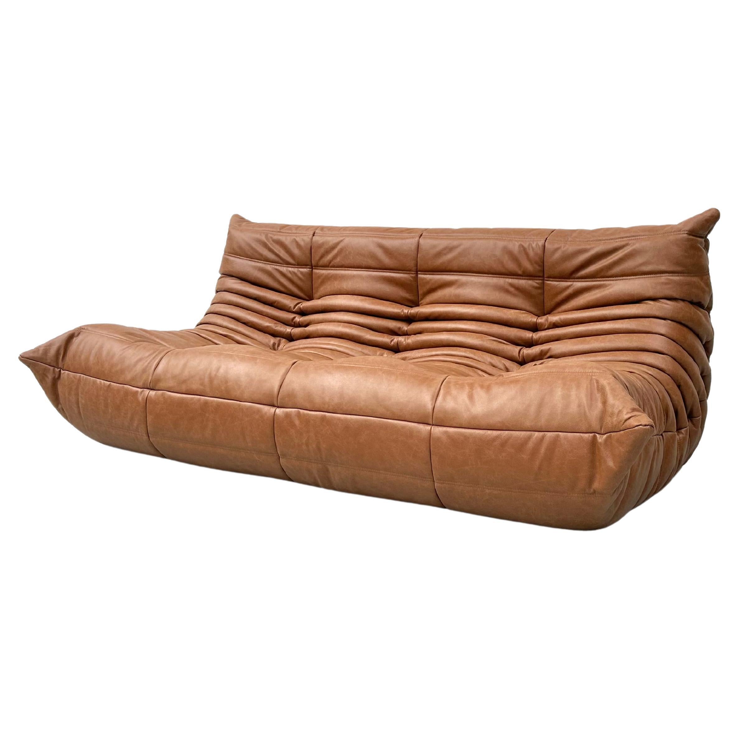 Canapé Togo français en cognac  Cuir de Michel Ducaroy pour Ligne Roset.