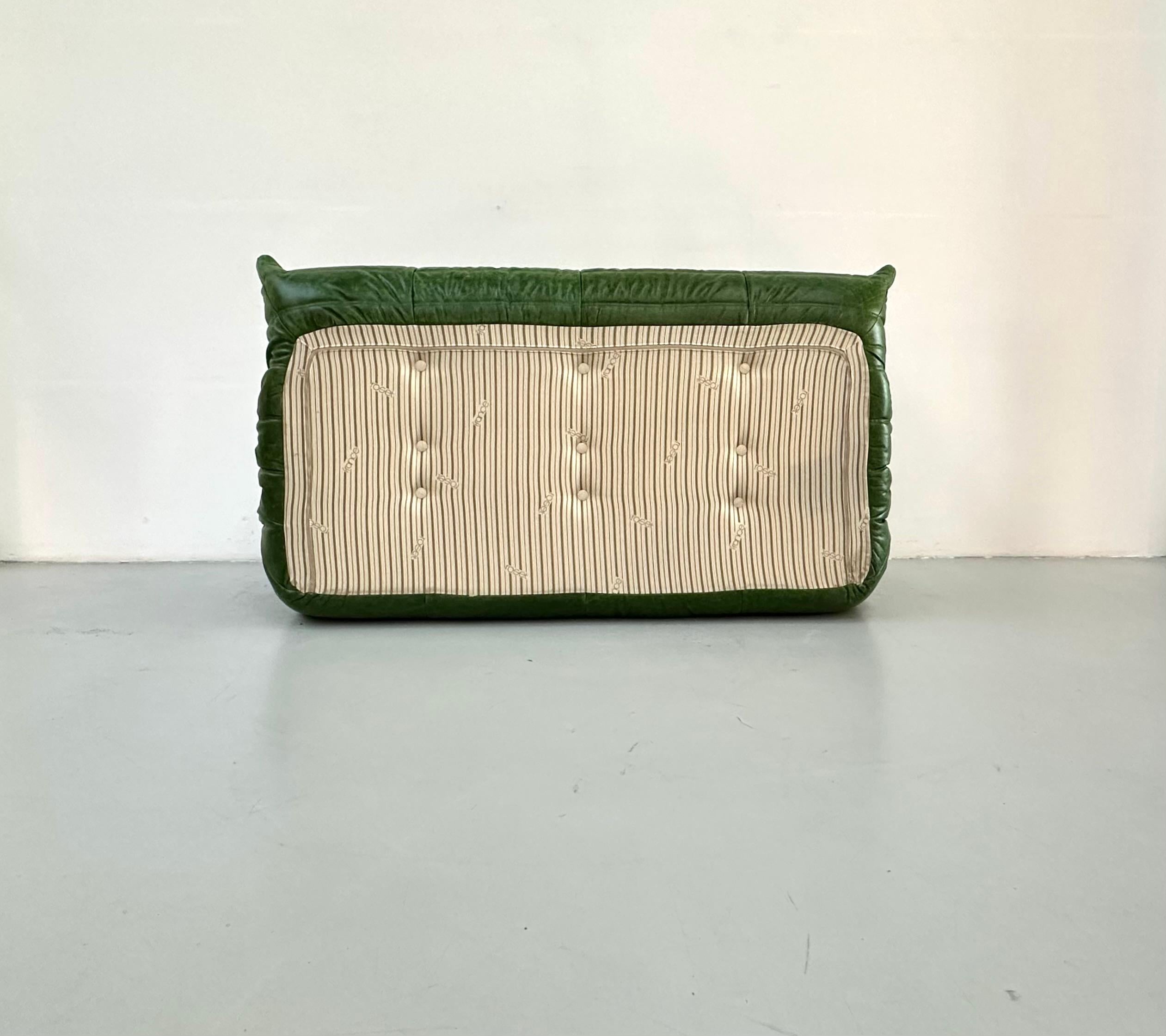French Vintage Togo Sofa in Green Leather by Michel Ducaroy for Ligne Roset. 2