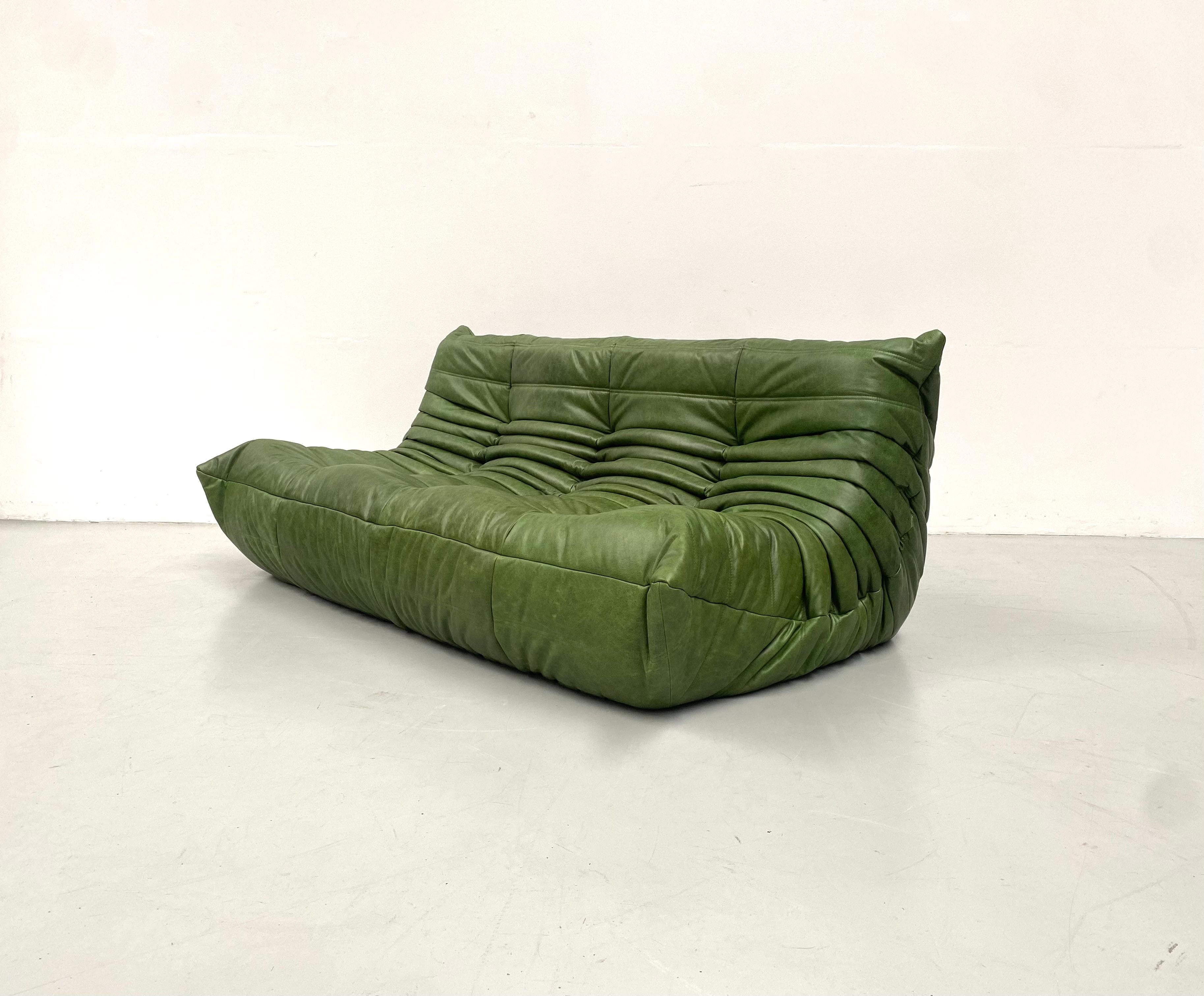French  Togo Sofa in Green  Leather by Michel Ducaroy for Ligne Roset. For Sale 4