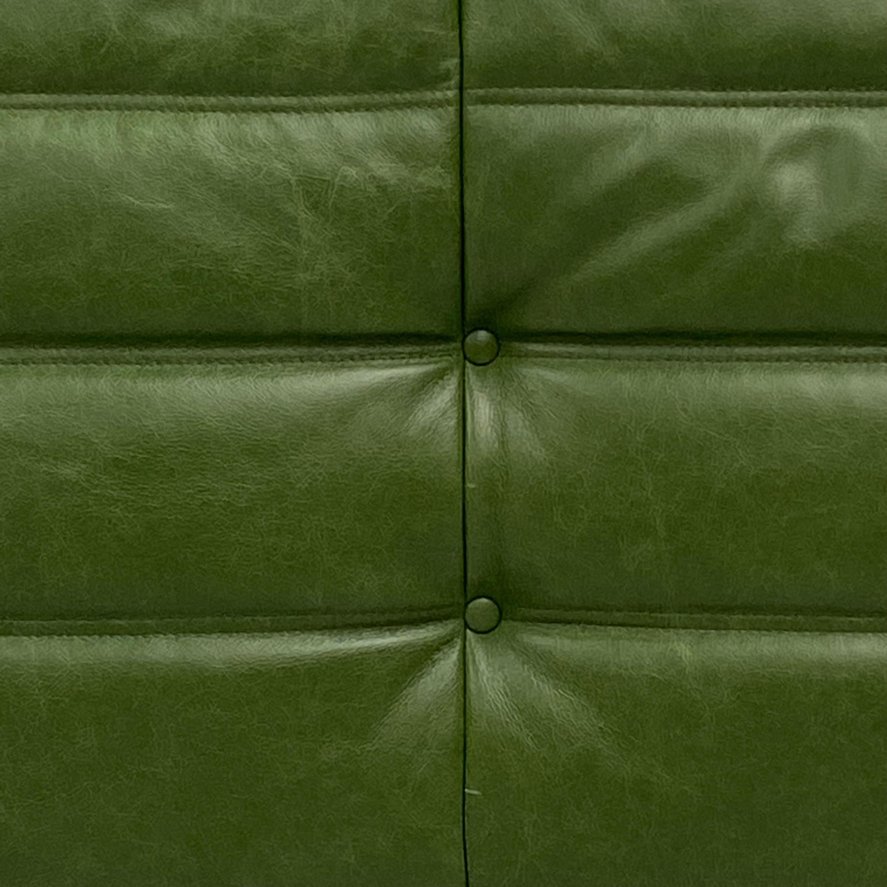 French Vintage Togo Sofa in Green  Leather by Michel Ducaroy for Ligne Roset. 10