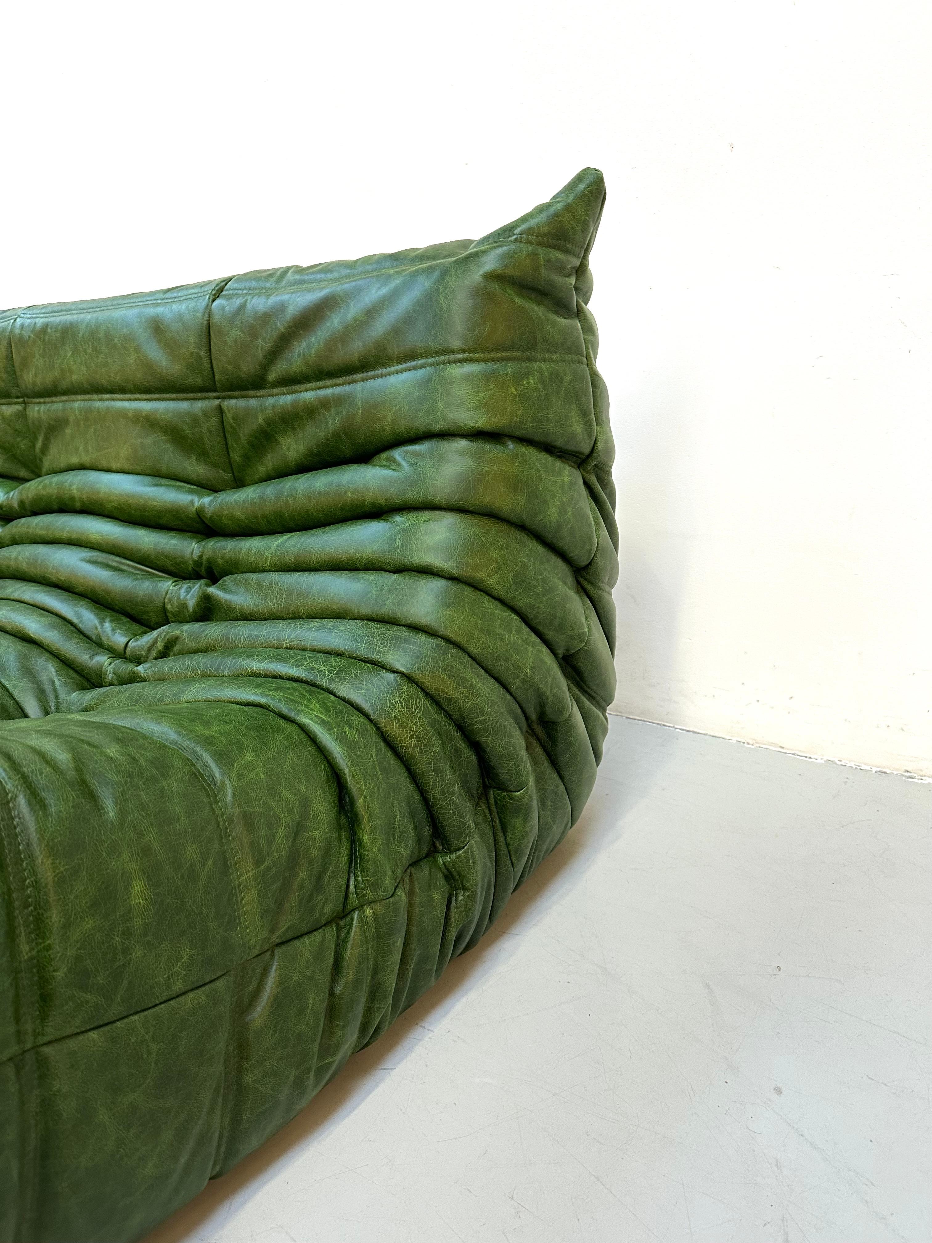 French Vintage Togo Sofa in Green  Leather by Michel Ducaroy for Ligne Roset. 2