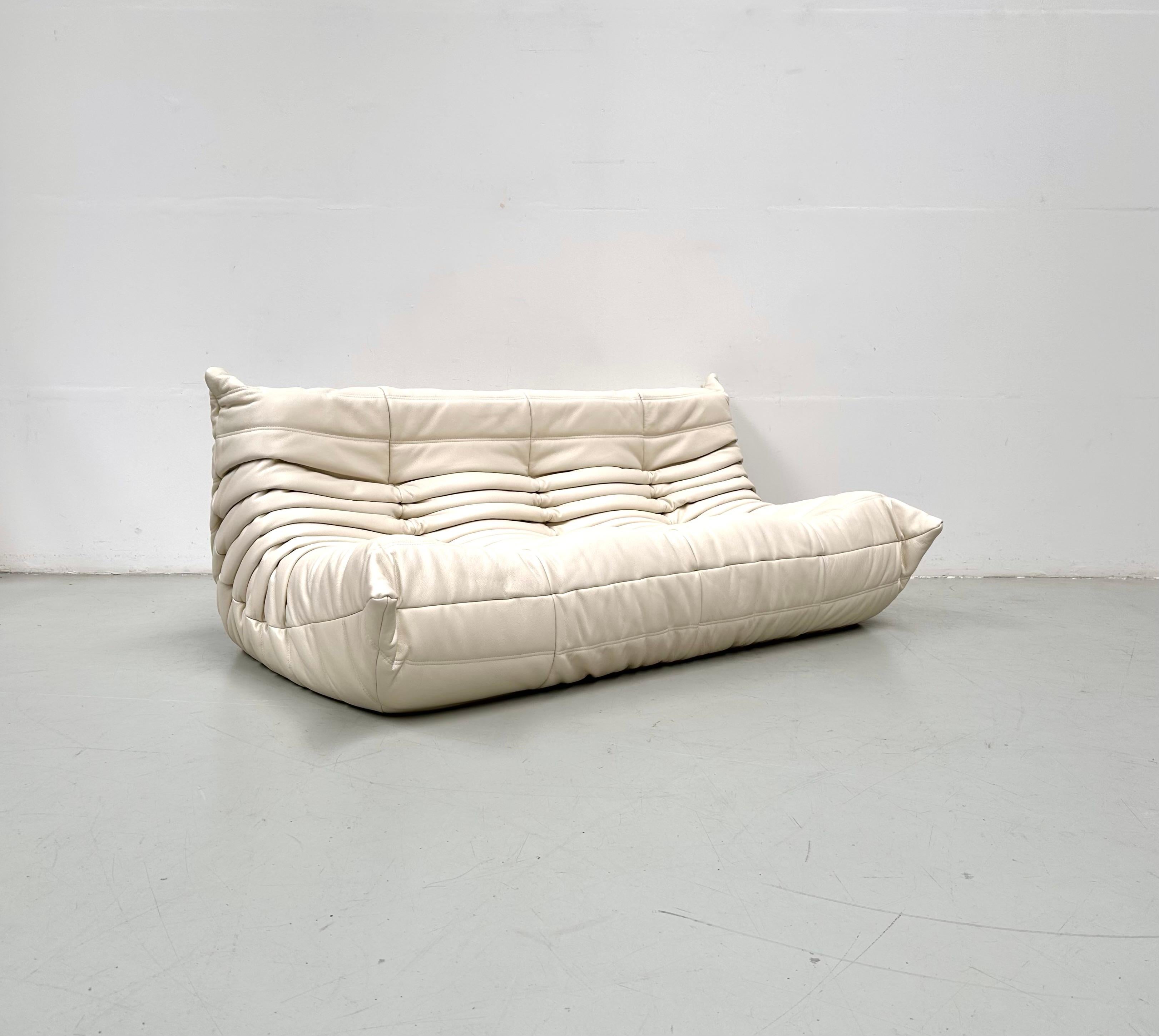 Mid-Century Modern French Vintage Togo Sofa in White Leather by Michel Ducaroy for Ligne Roset.