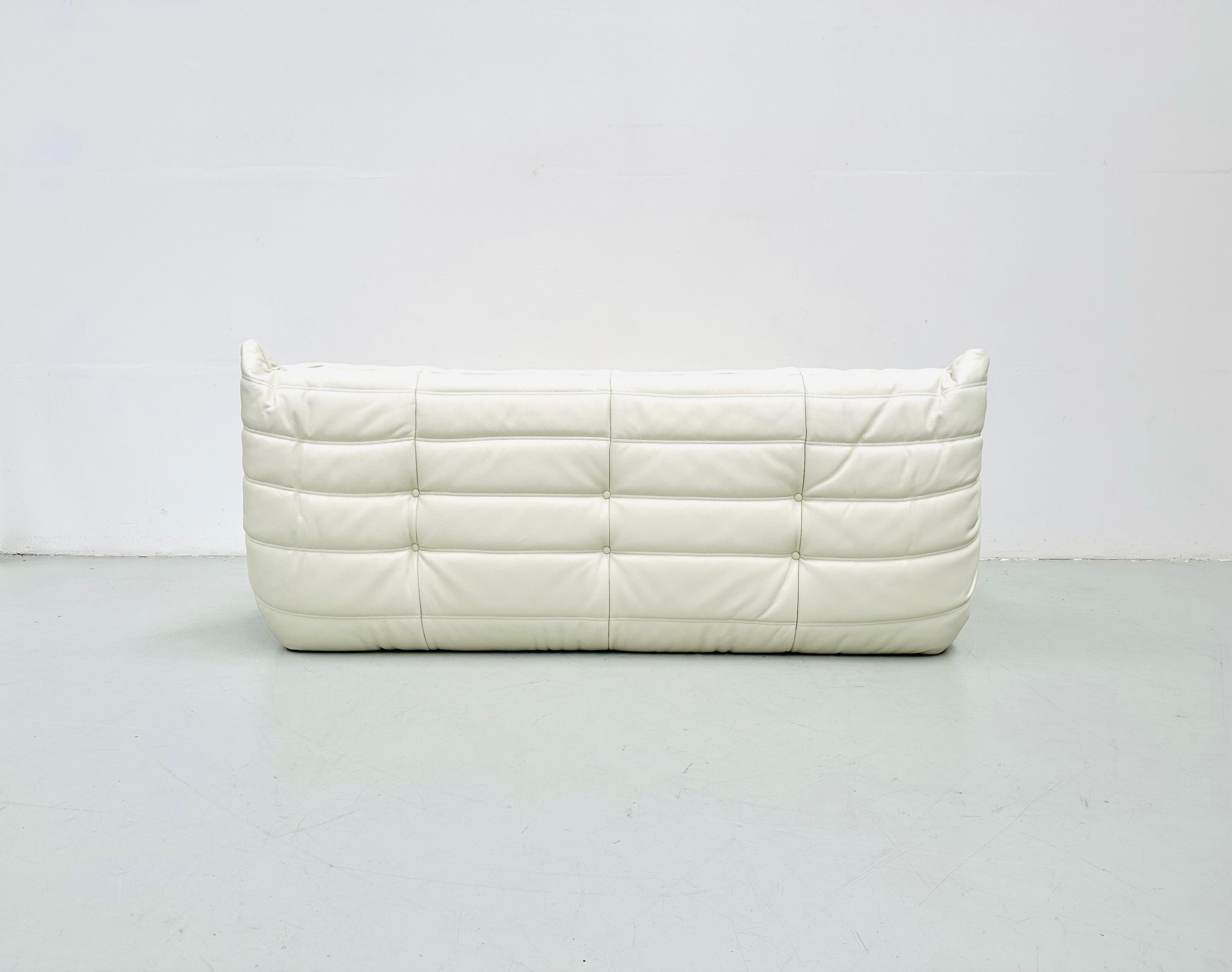 French Vintage Togo Sofa in White Leather by Michel Ducaroy for Ligne Roset. 4