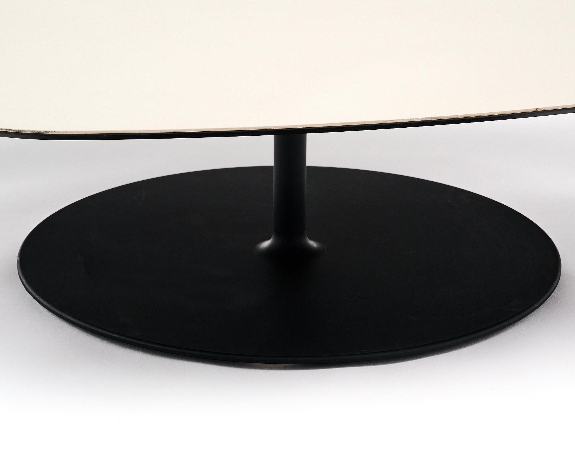 Français Table basse tulipe vintage française en vente