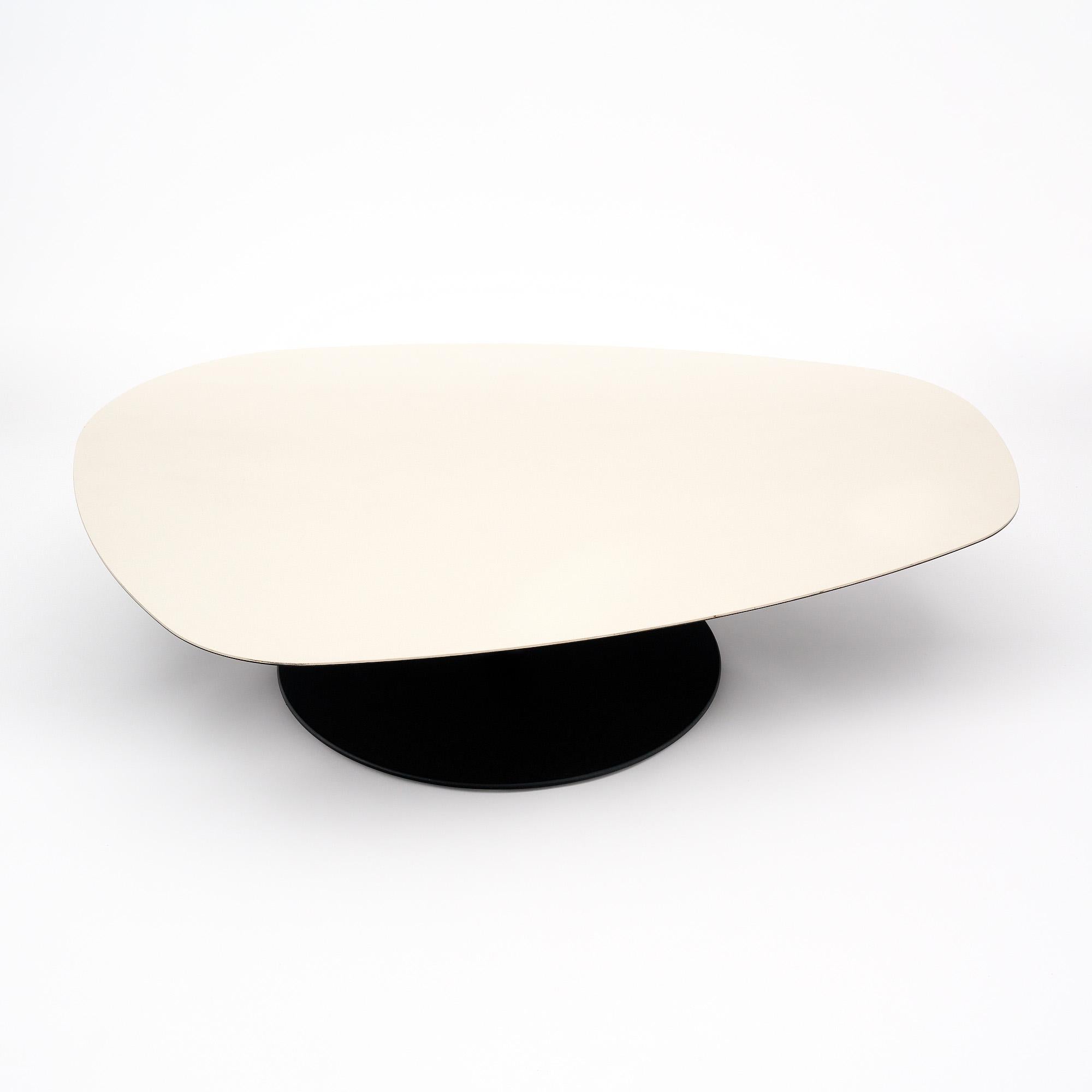 Table basse tulipe vintage française Bon état - En vente à Austin, TX