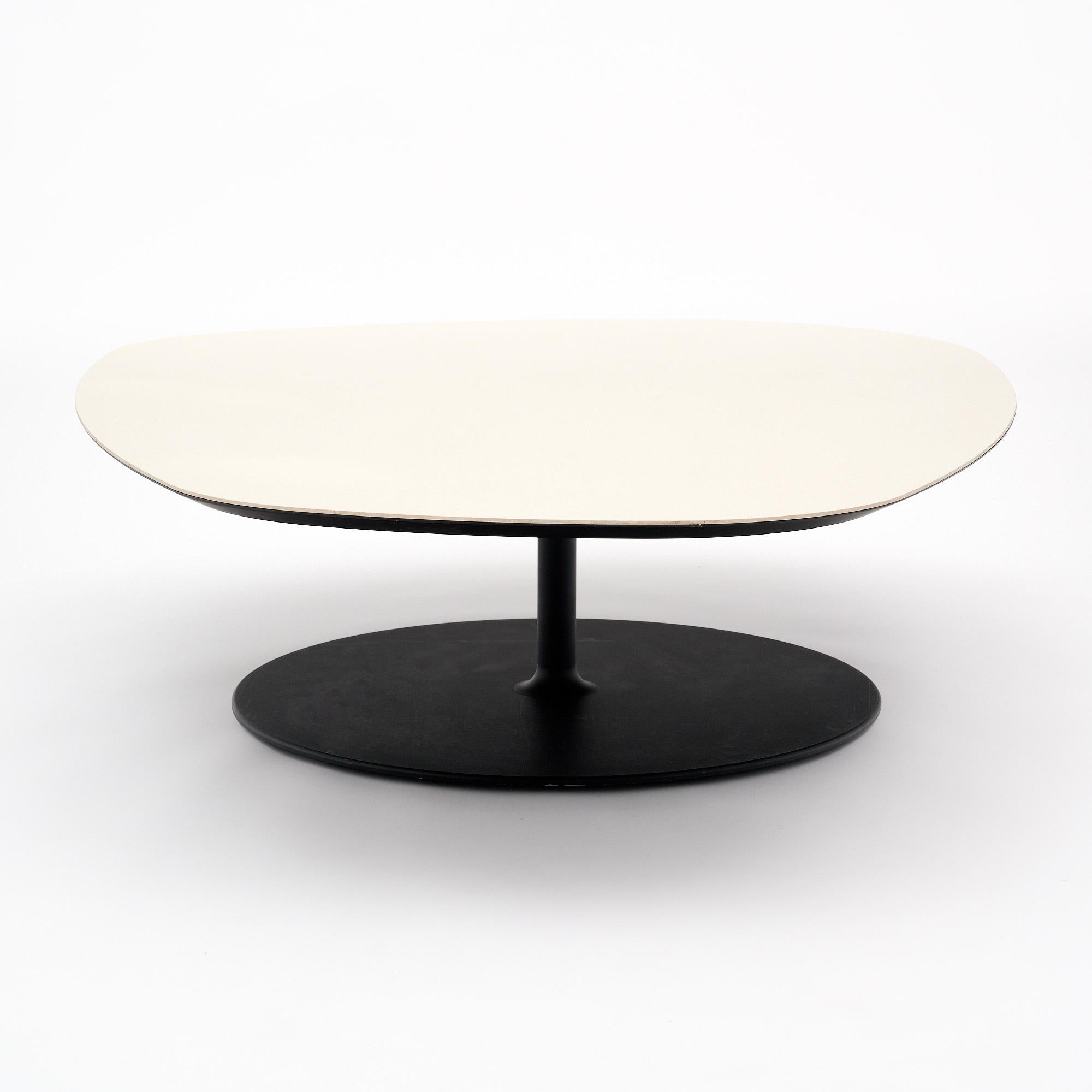 Métal Table basse tulipe vintage française en vente
