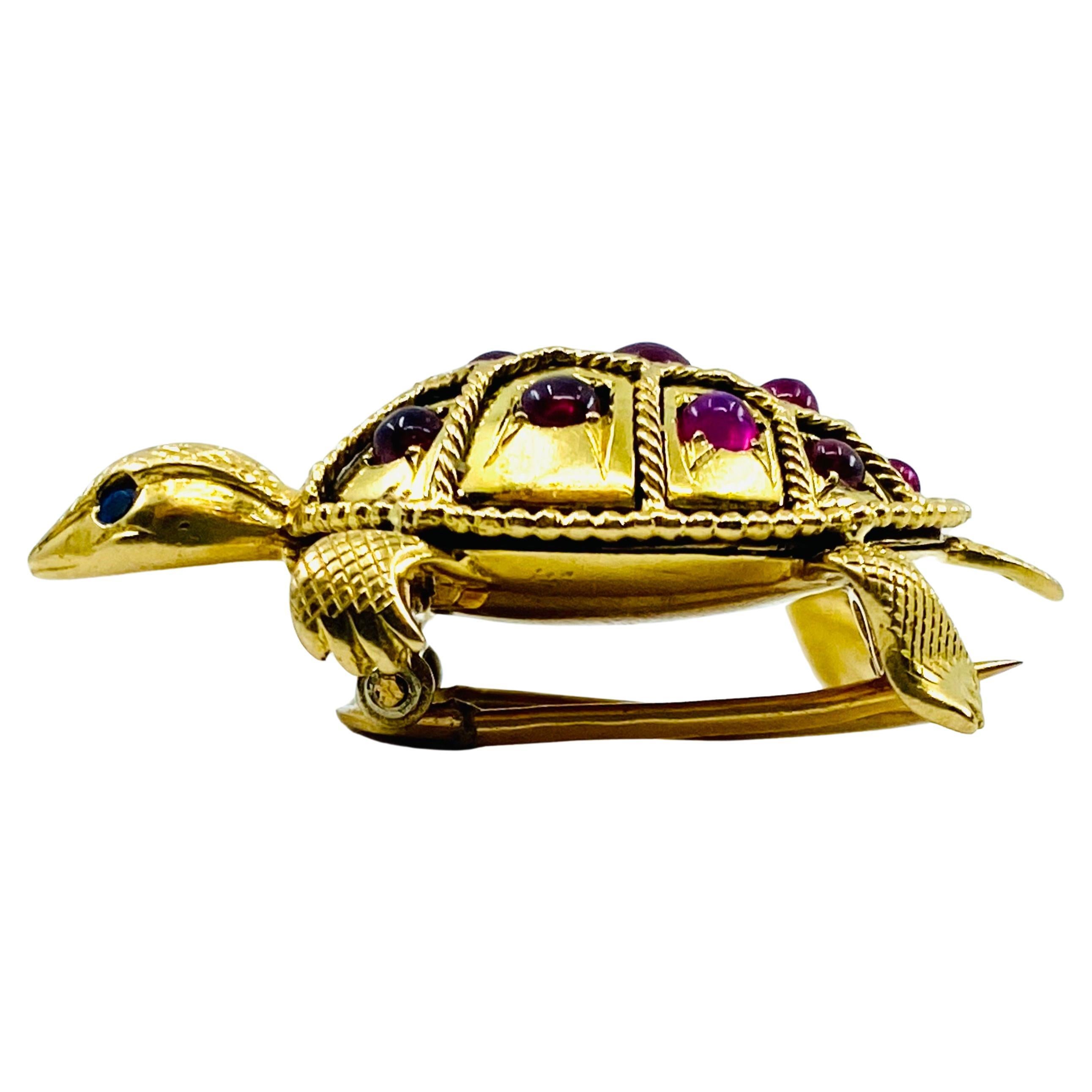 French Vintage Turtle Brooch 18k Gold Ruby In Excellent Condition For Sale In Beverly Hills, CA