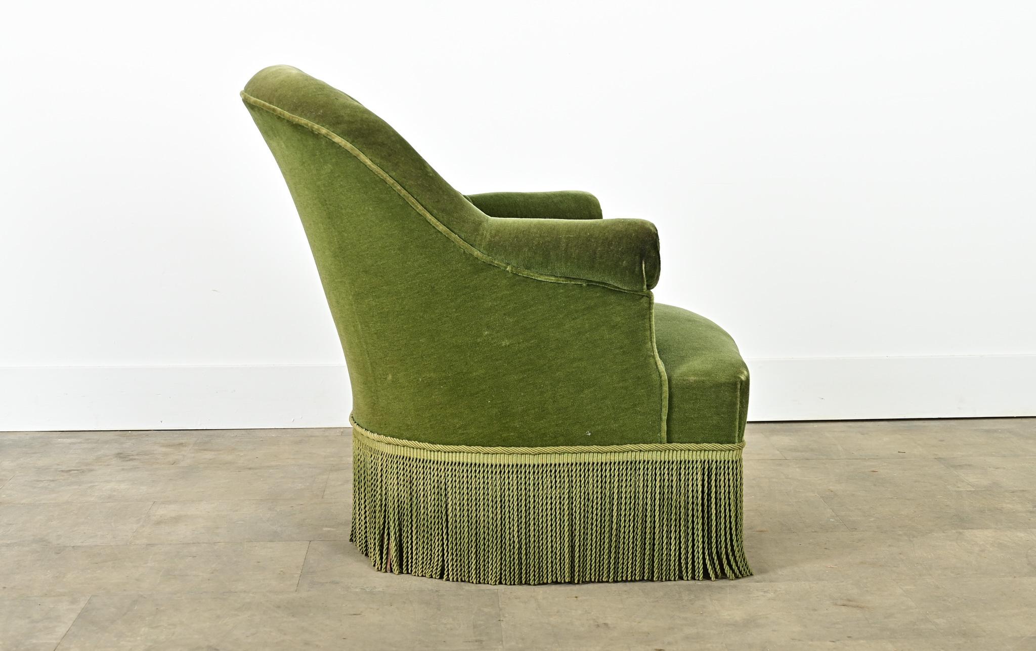 Französischer Vintage Samt & Fransen Bergere Stuhl (Polster) im Angebot