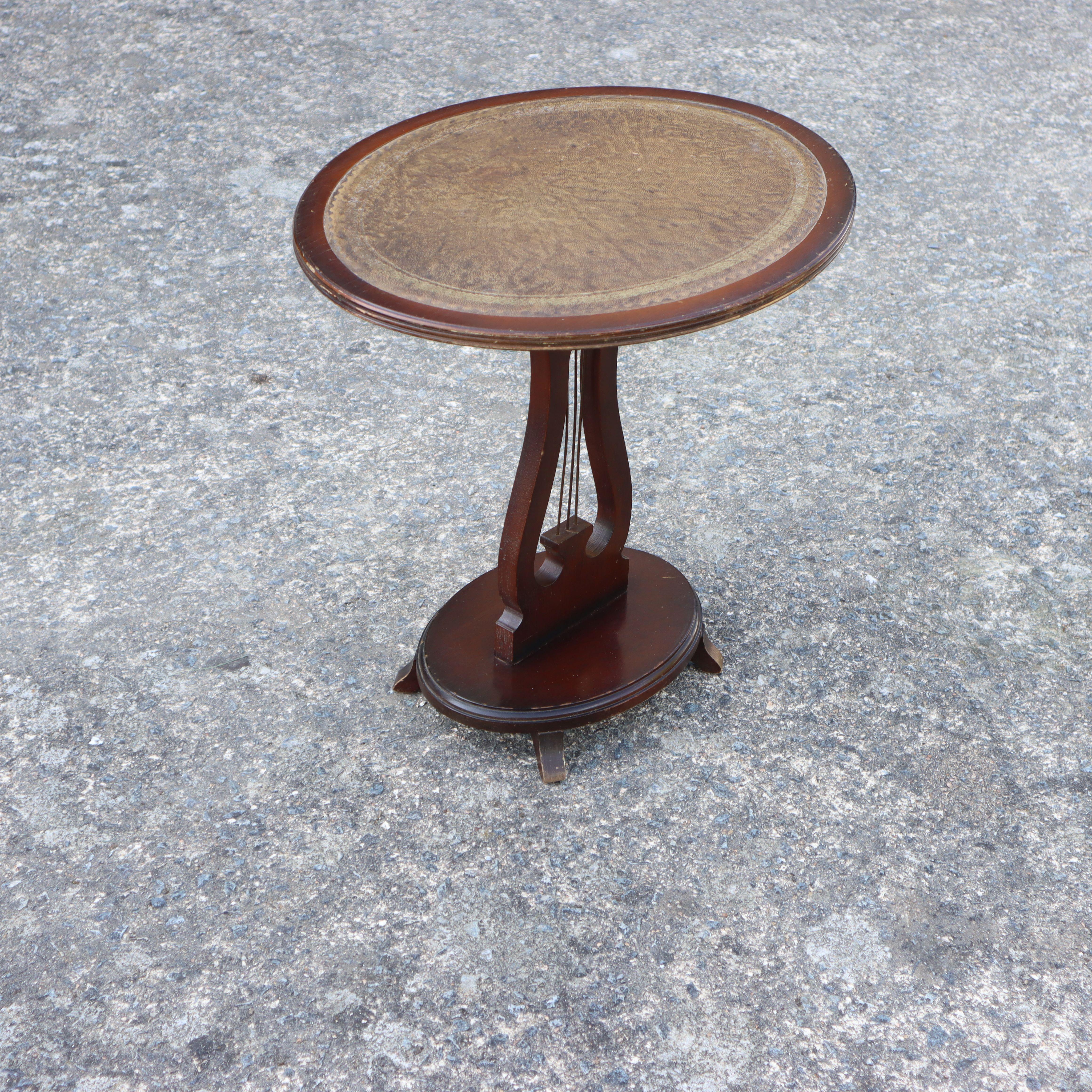 Francese Tavolo consolle francese in pelle di noce vintage  Stile Napoleone III - Anni '60 in vendita