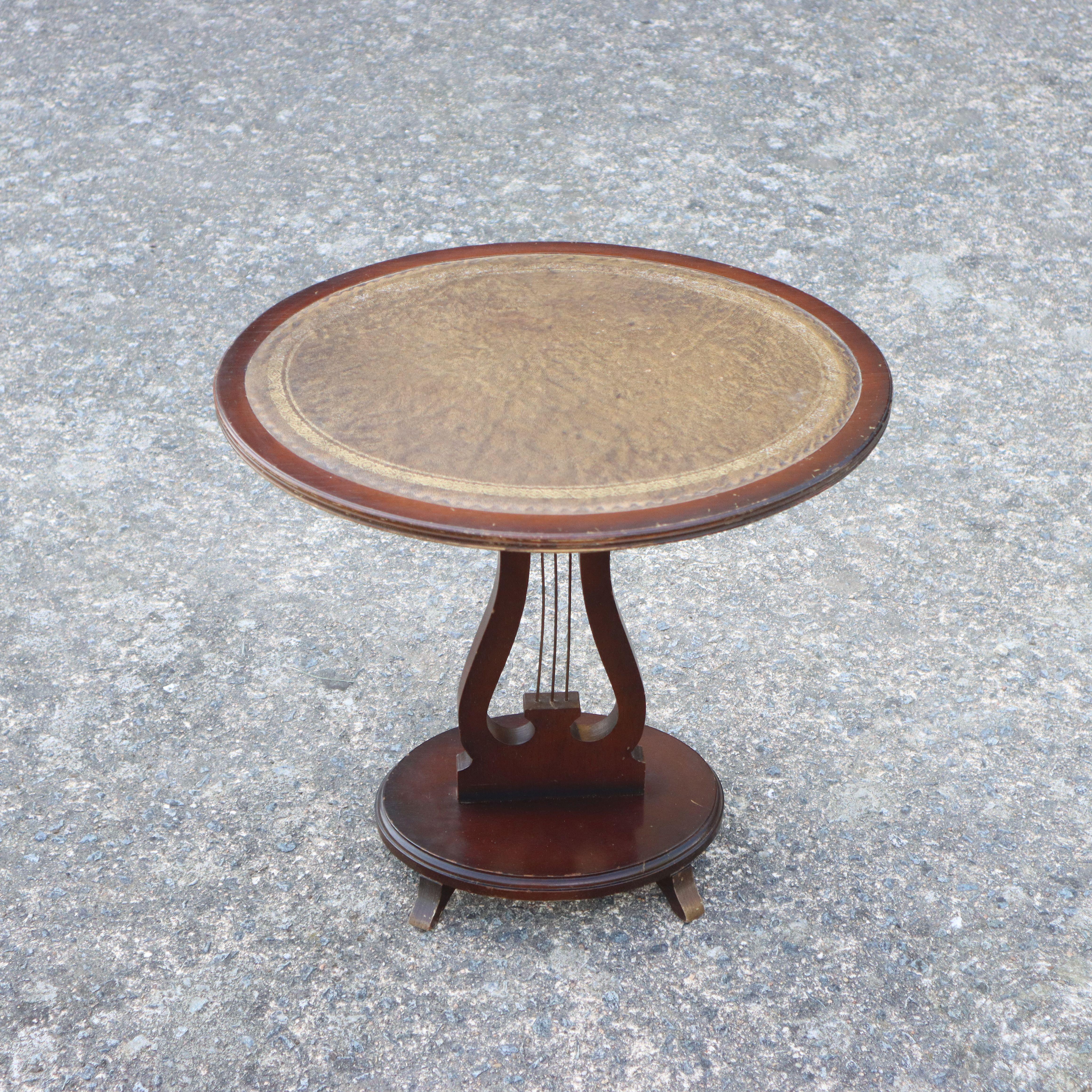 Tavolo consolle francese in pelle di noce vintage  Stile Napoleone III - Anni '60 in vendita 2