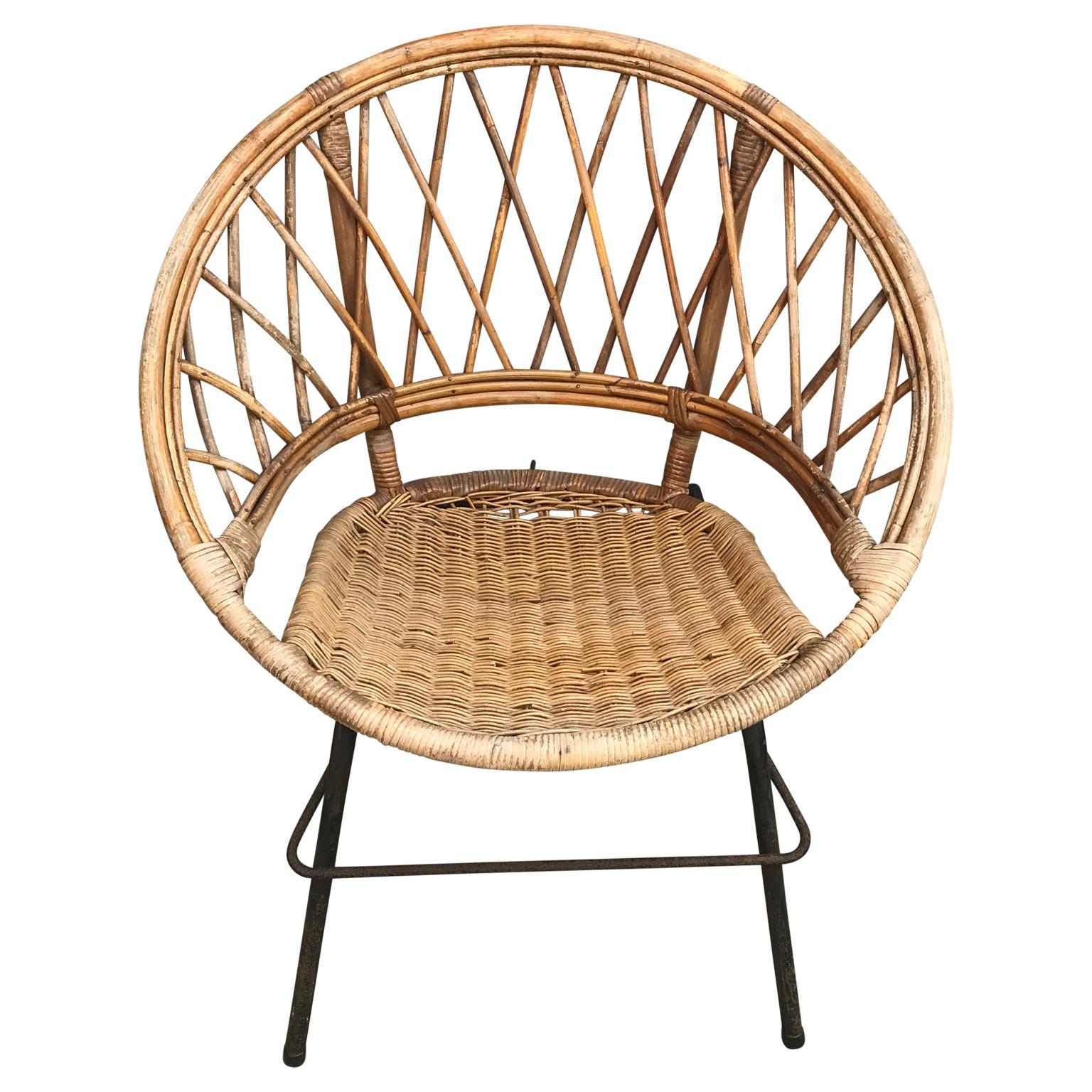 French Vintage Wicker Loop Chair In Good Condition For Sale In Haddonfield, NJ