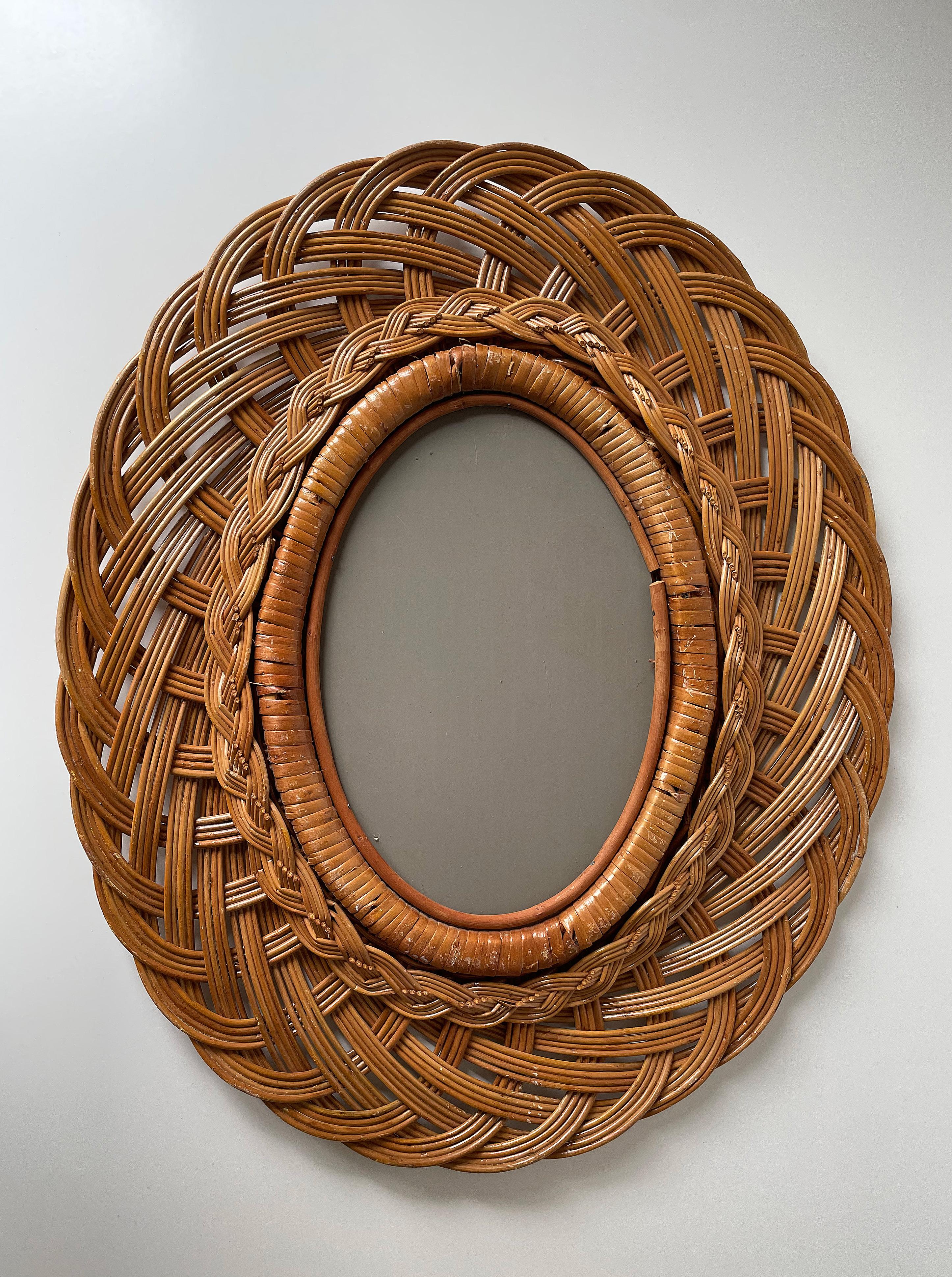 French 1950s Wicker Rattan Oval Wall Mirror For Sale 4