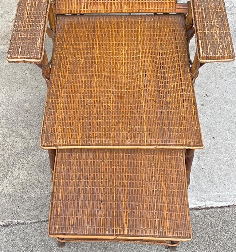 French Vintage Woven Rattan and Bamboo Chaise Lounge with Extendable Ottoman In Distressed Condition In Santa Monica, CA
