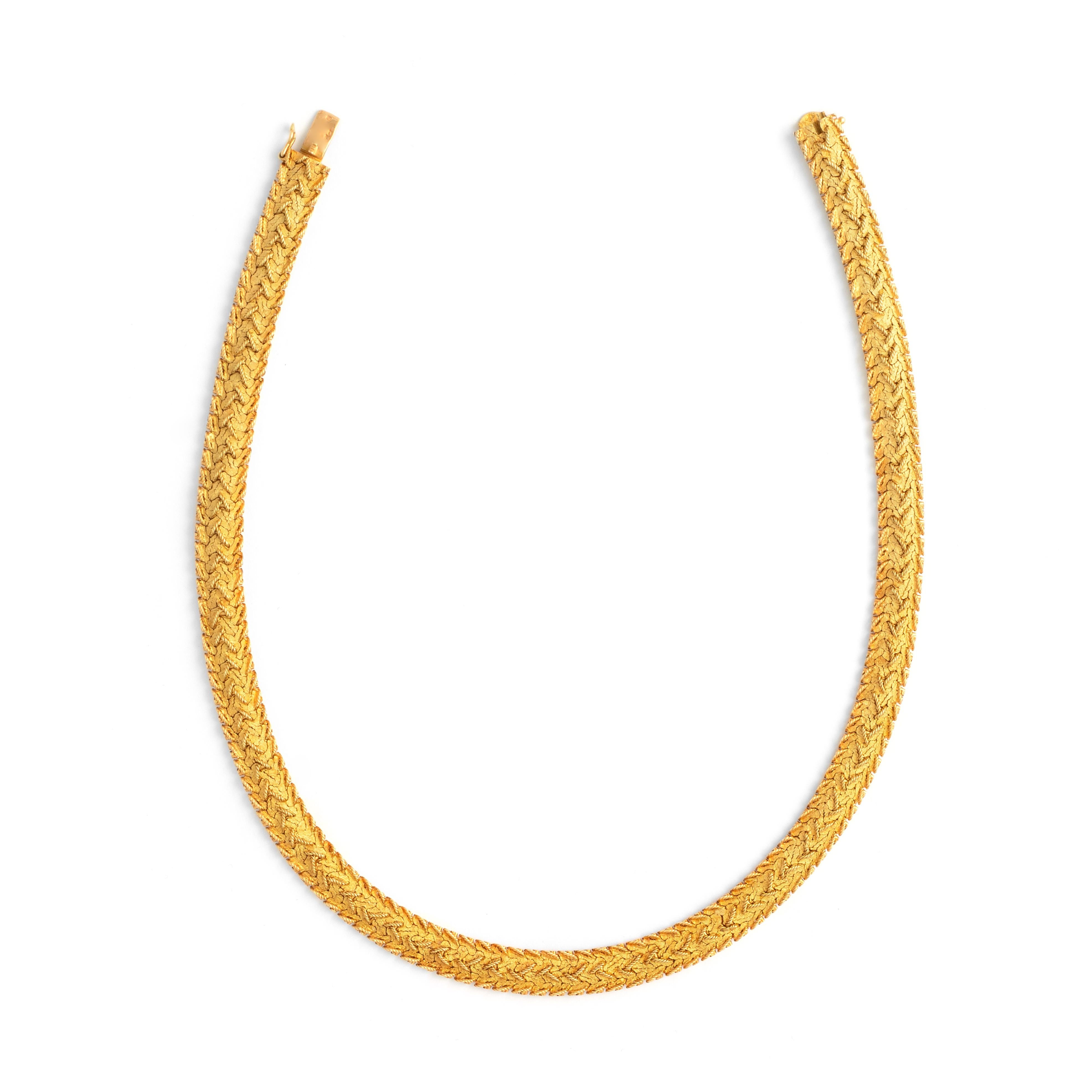 French Vintage Yellow Gold 18K Necklace 1960S In Excellent Condition In Geneva, CH