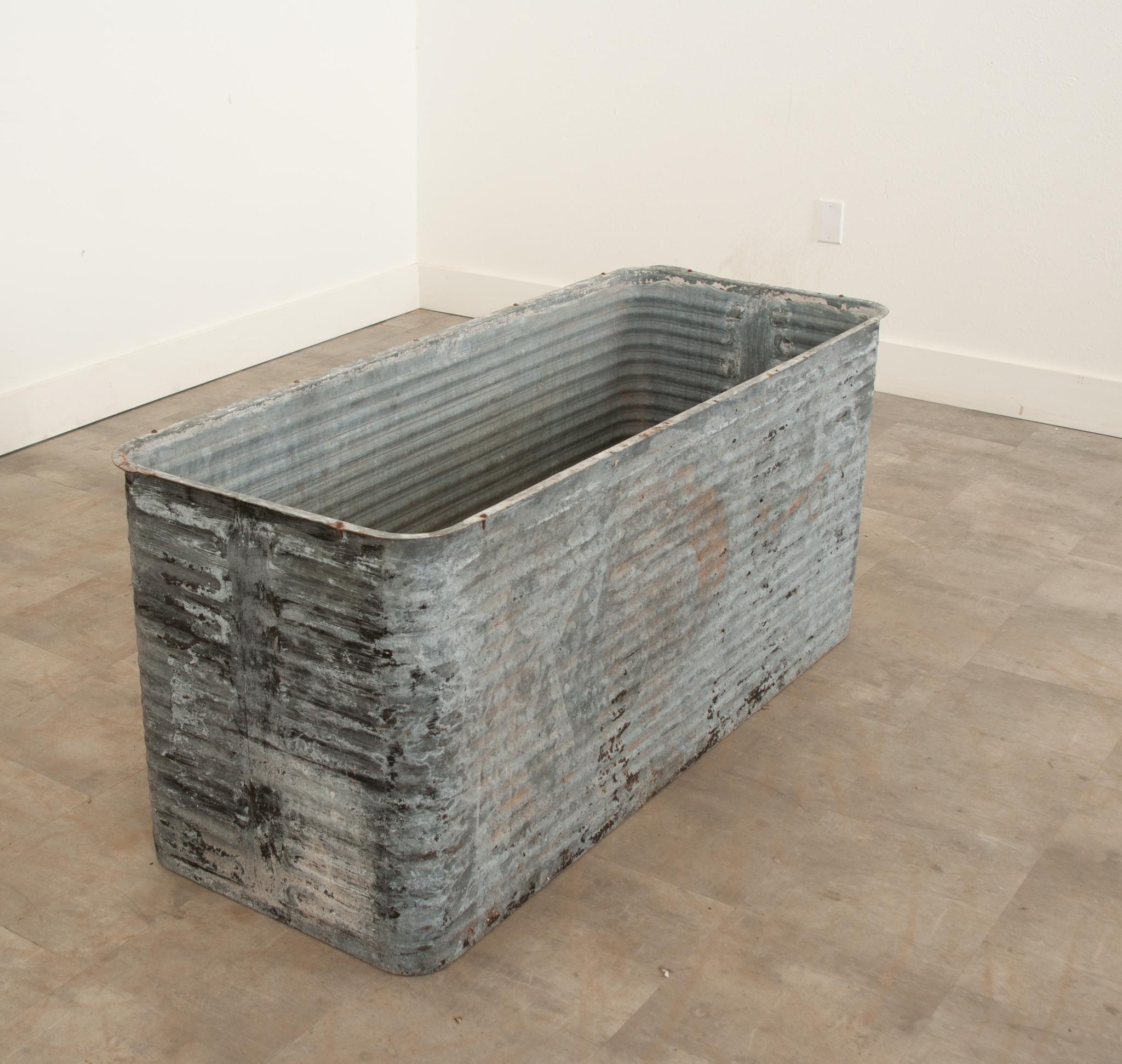 French, Vintage Zinc Farm Trough In Good Condition In Baton Rouge, LA