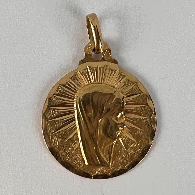French, Virgin Mary 18K Yellow Gold Charm Pendant For Sale 6