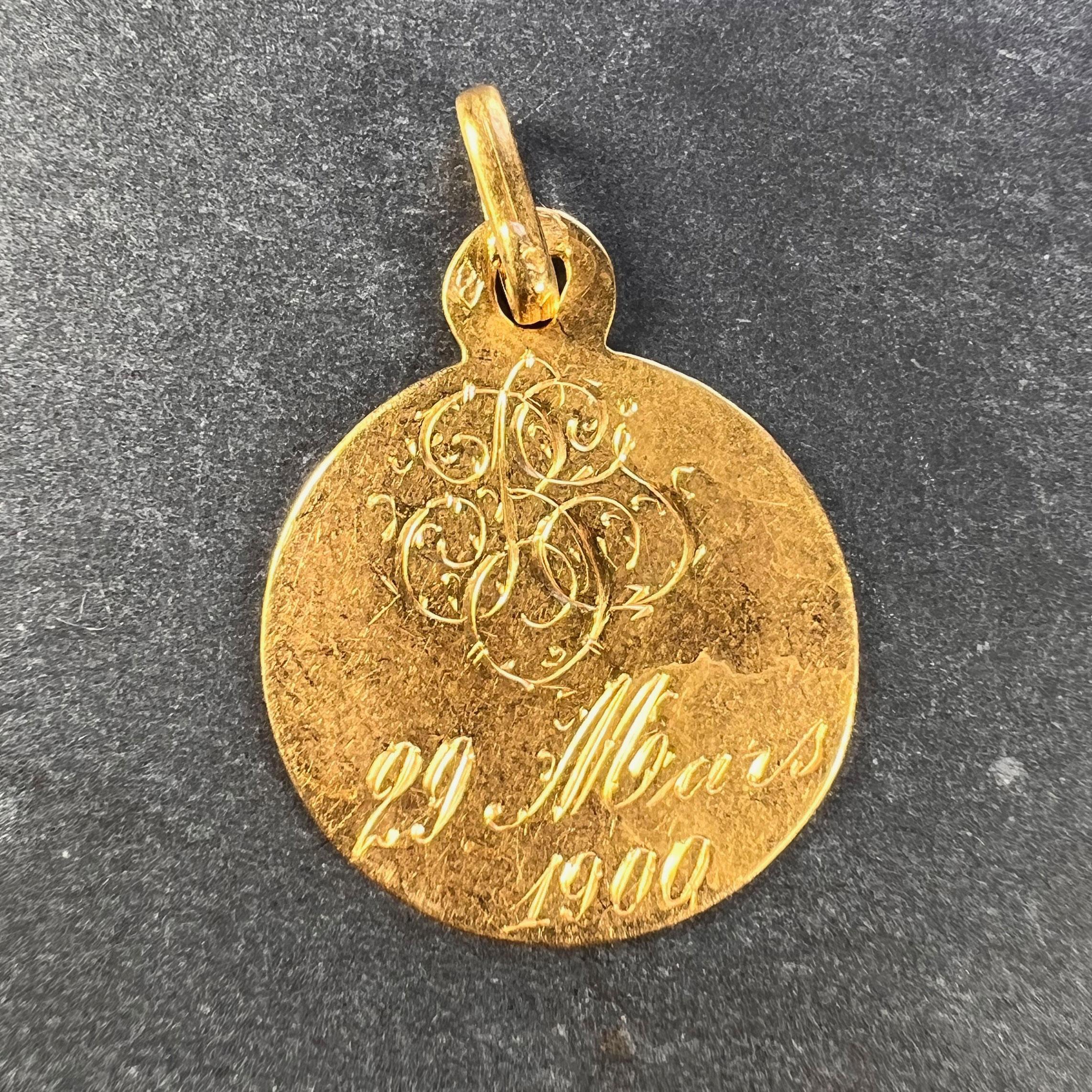 French Virgin Mary 18k Yellow Gold Charm Pendant In Good Condition For Sale In London, GB