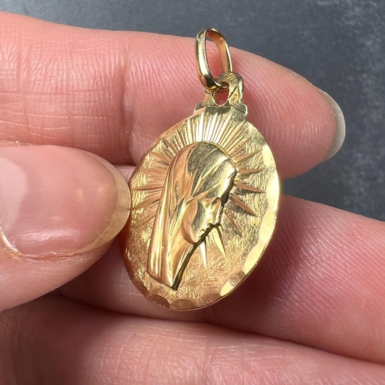 French, Virgin Mary 18K Yellow Gold Charm Pendant For Sale 2