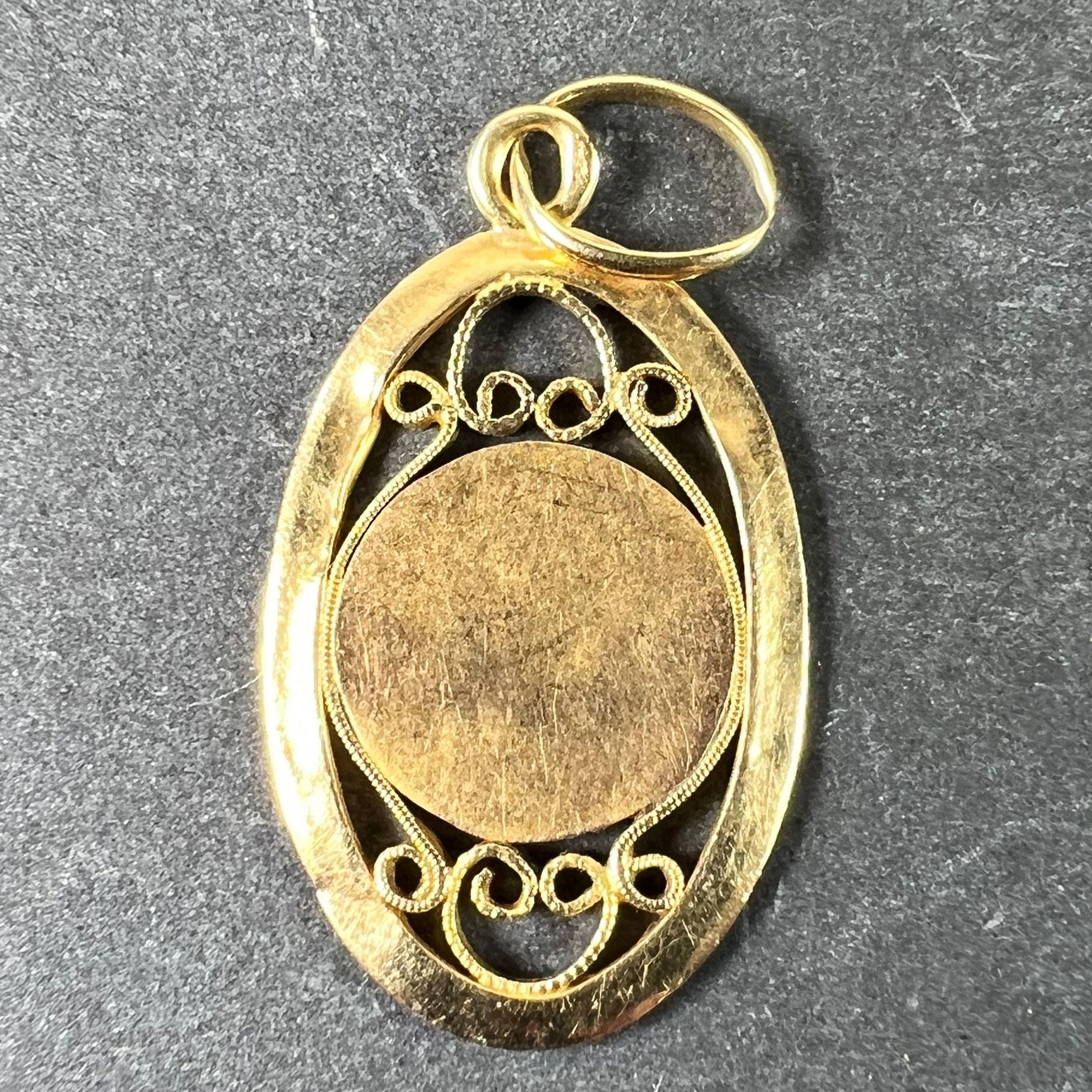 French Virgin Mary 18K Yellow Gold Filigree Charm Pendant Medal In Good Condition For Sale In London, GB