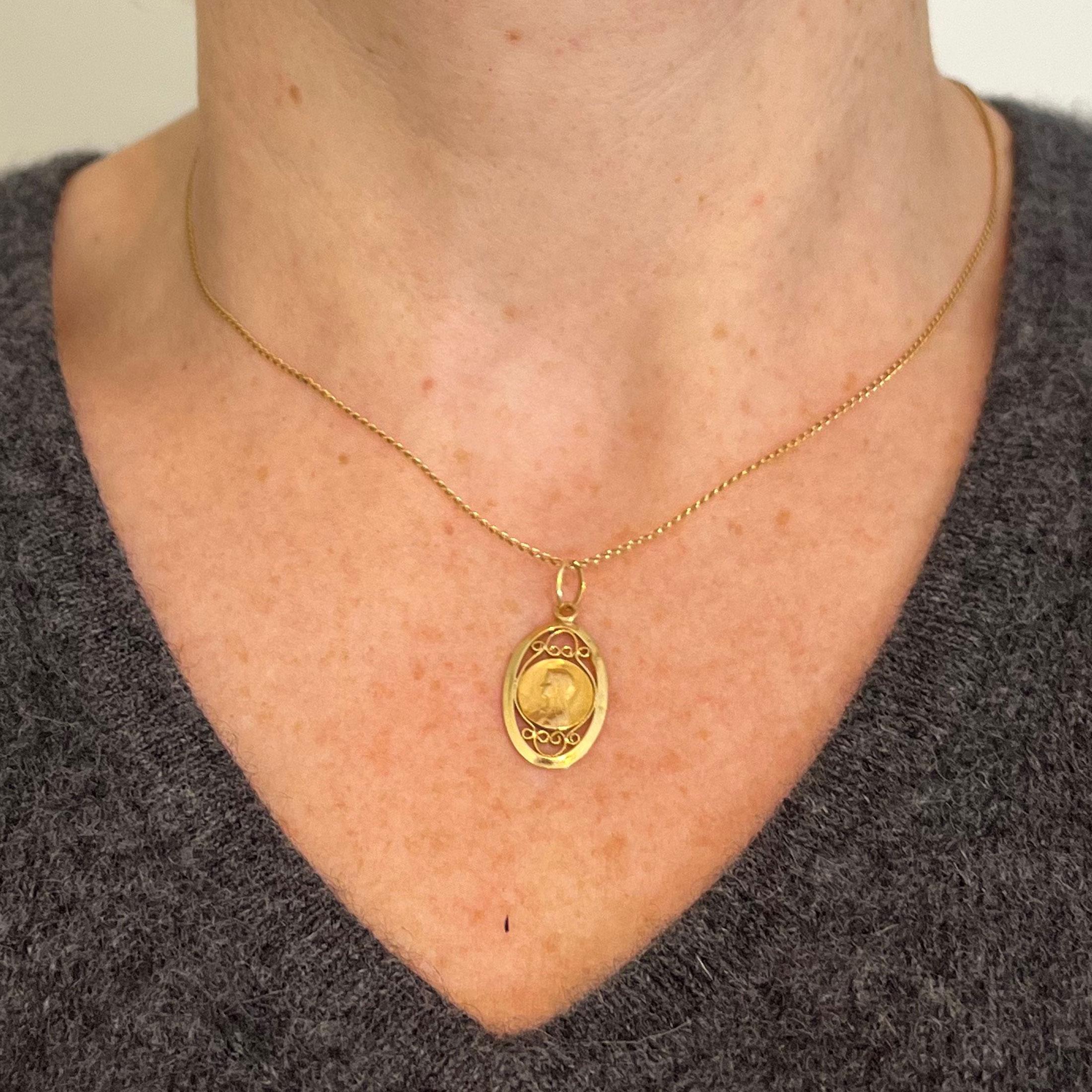 Women's or Men's French Virgin Mary 18K Yellow Gold Filigree Charm Pendant Medal For Sale
