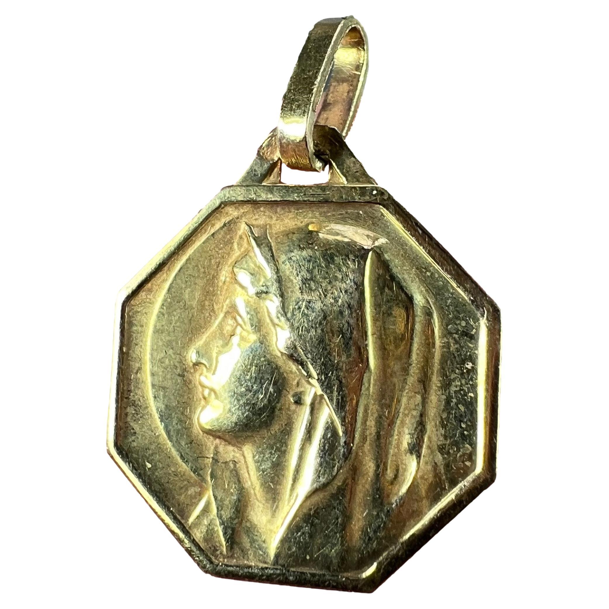 Colgante con medalla de oro amarillo de 18 quilates de la Virgen María francesa