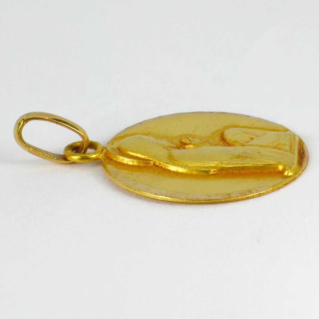 French Virgin Mary 18K Yellow Gold Medal Pendant In Good Condition In London, GB