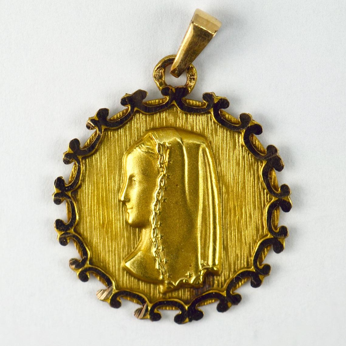 French Virgin Mary 18K Yellow Gold Medal Pendant In Good Condition For Sale In London, GB