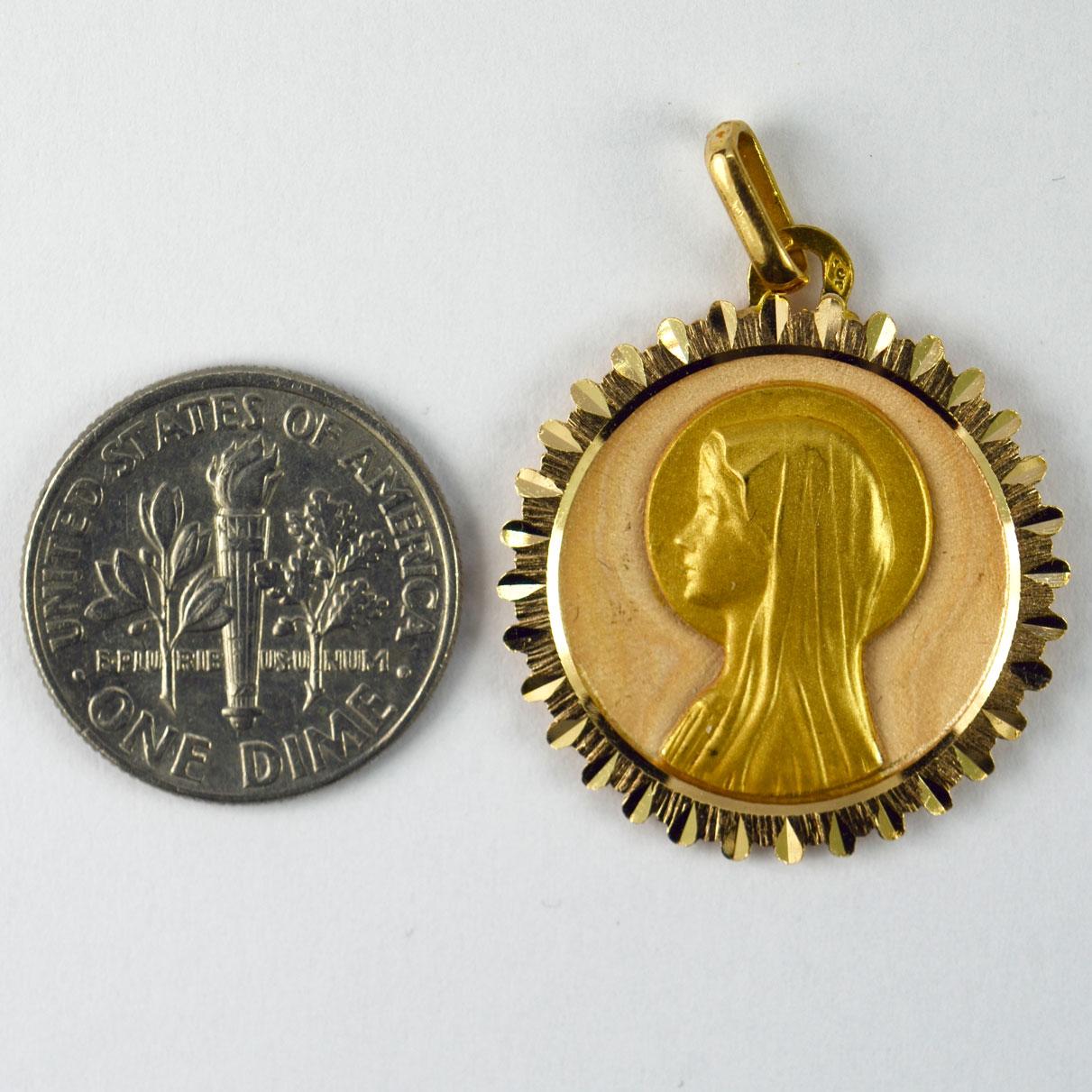 French Virgin Mary 18k Yellow Gold Medal Pendant For Sale 1