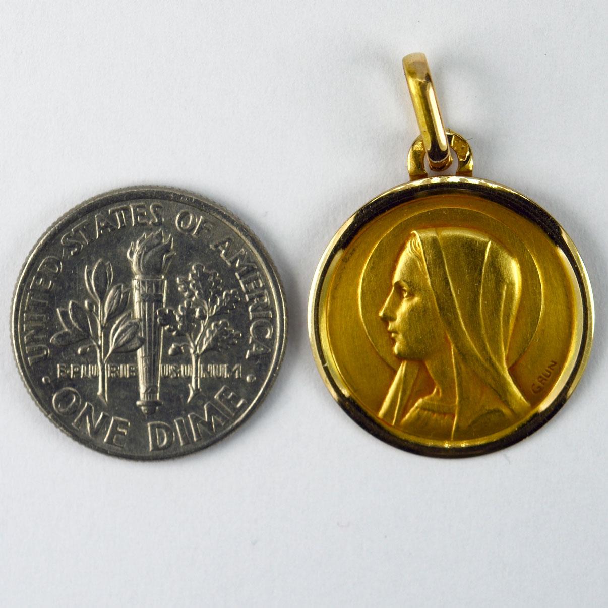 French Virgin Mary 18k Yellow Gold Medal Pendant In Good Condition In London, GB