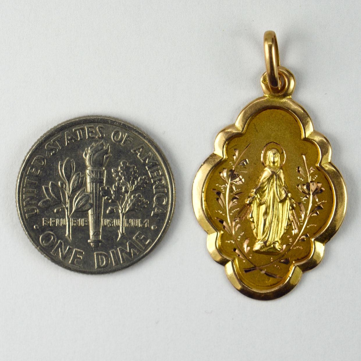 French Virgin Mary 18k Yellow Gold Medal Pendant In Good Condition In London, GB