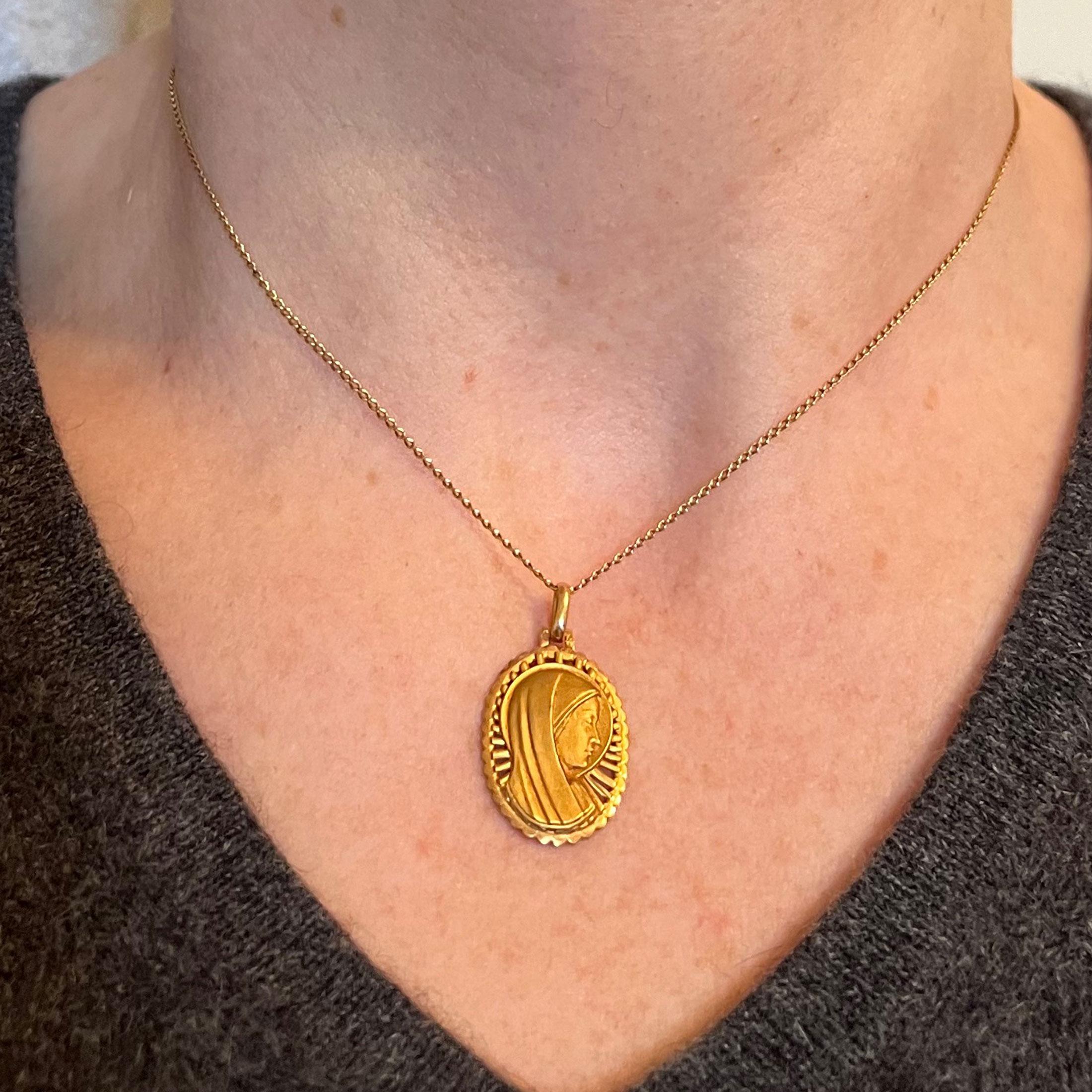 Women's or Men's French Virgin Mary 18K Yellow Gold Religious Medal Pendant For Sale