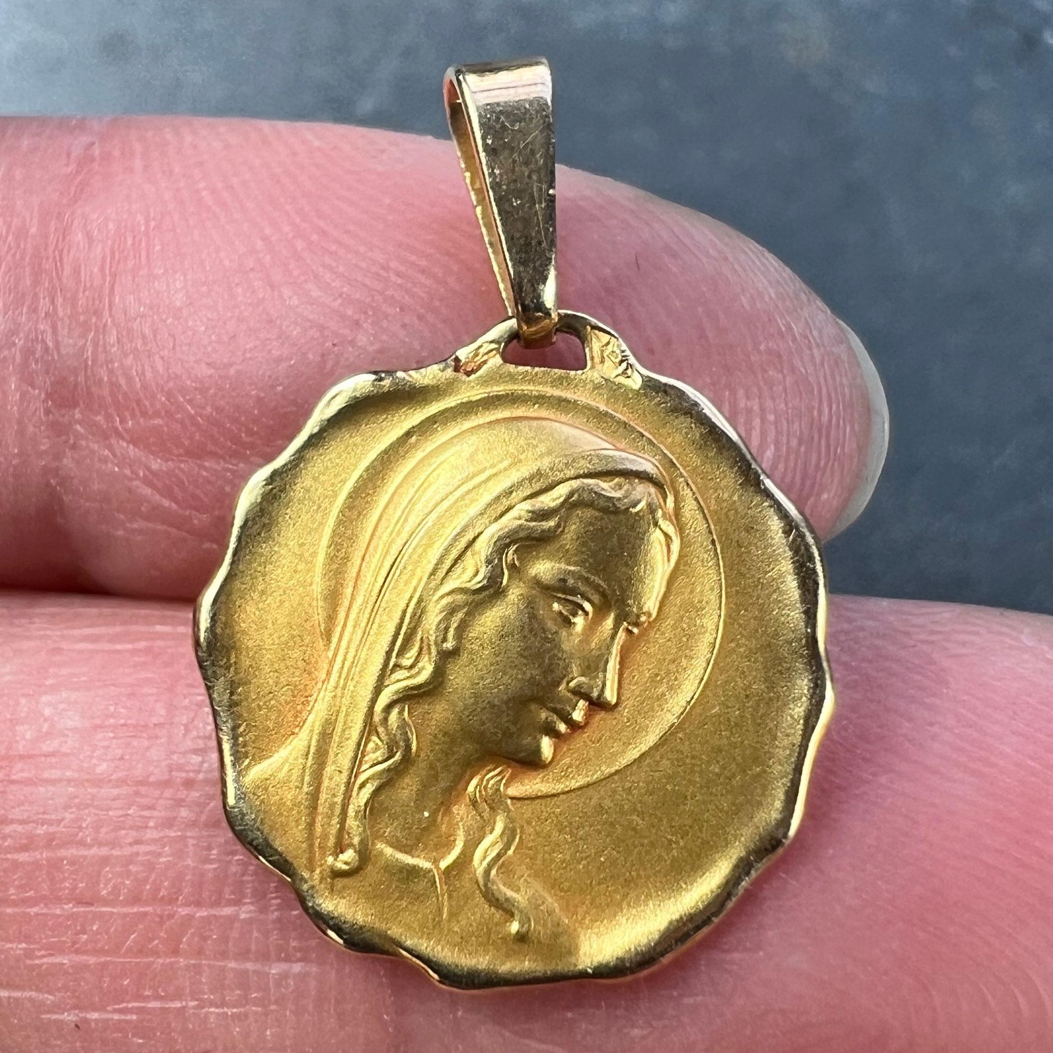 French Virgin Mary 18K Yellow Gold Religious Medal Pendant For Sale 1