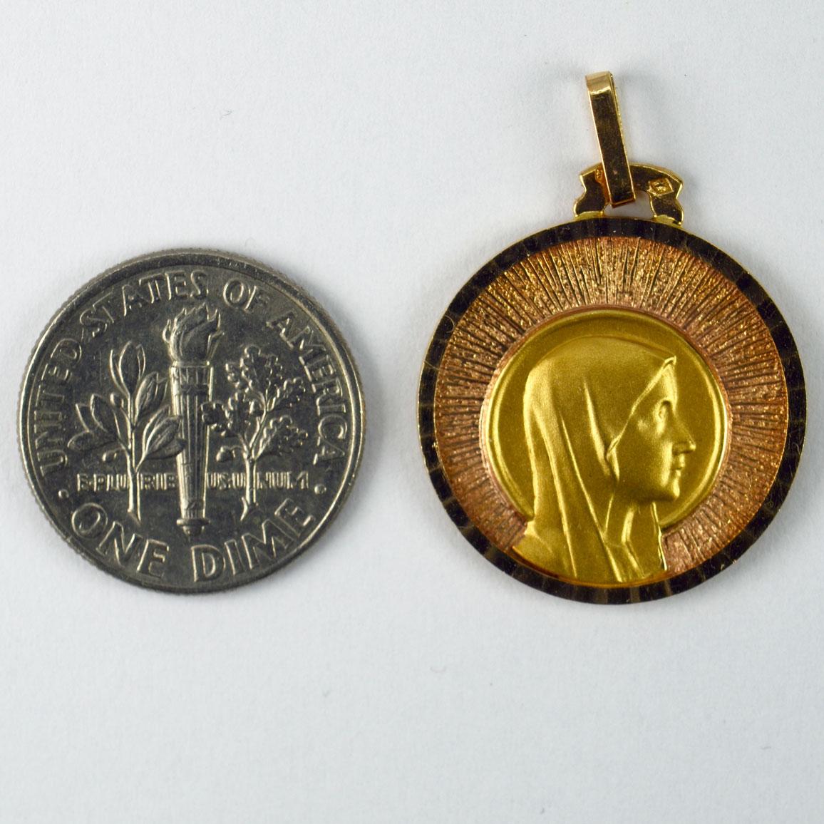 French Virgin Mary 18k Yellow Rose Gold Medal Pendant In Good Condition For Sale In London, GB