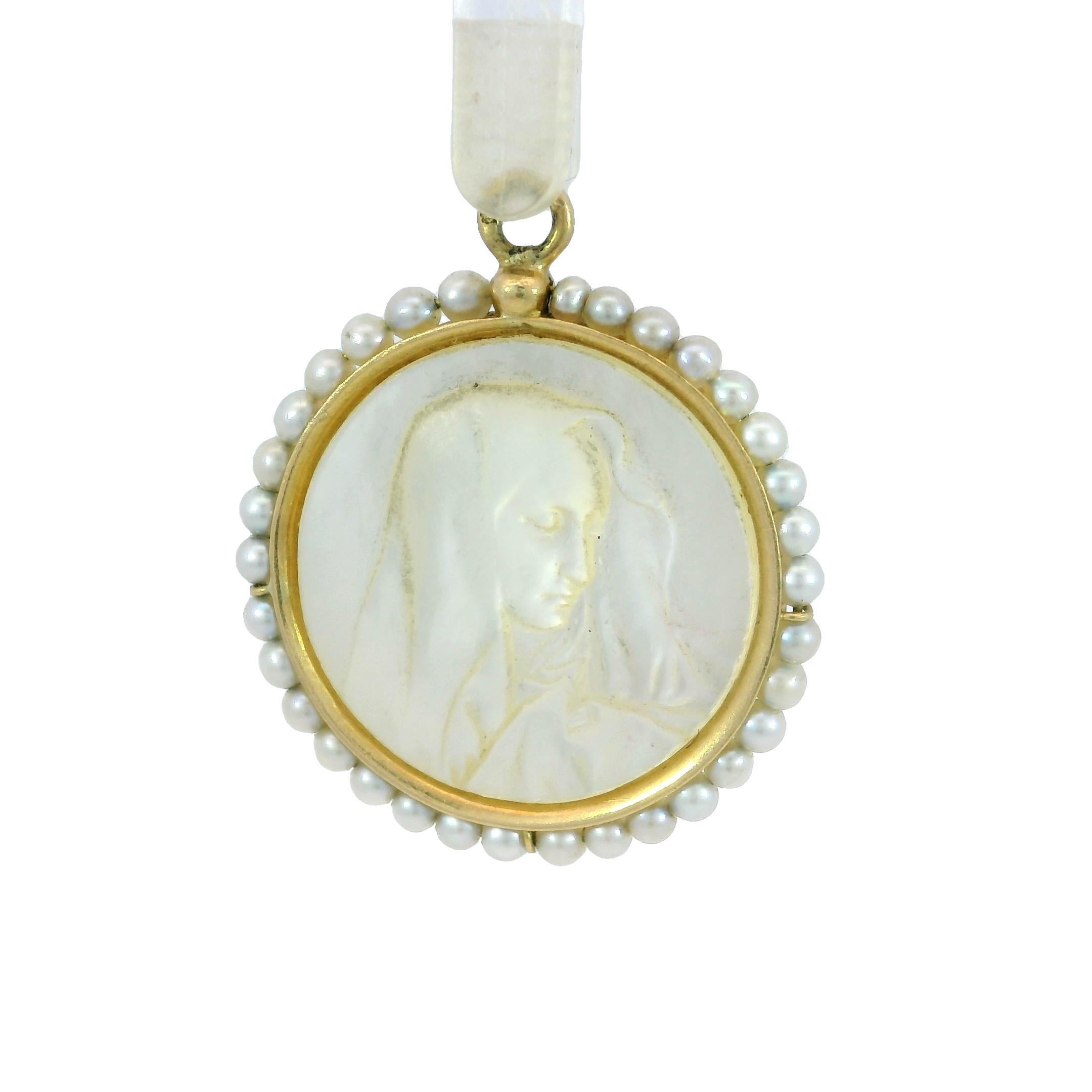 French Virgin Mary Charm Carved Mother of Pearl 18K Yellow Gold Pearl Frame In Excellent Condition In Fairfield, CT