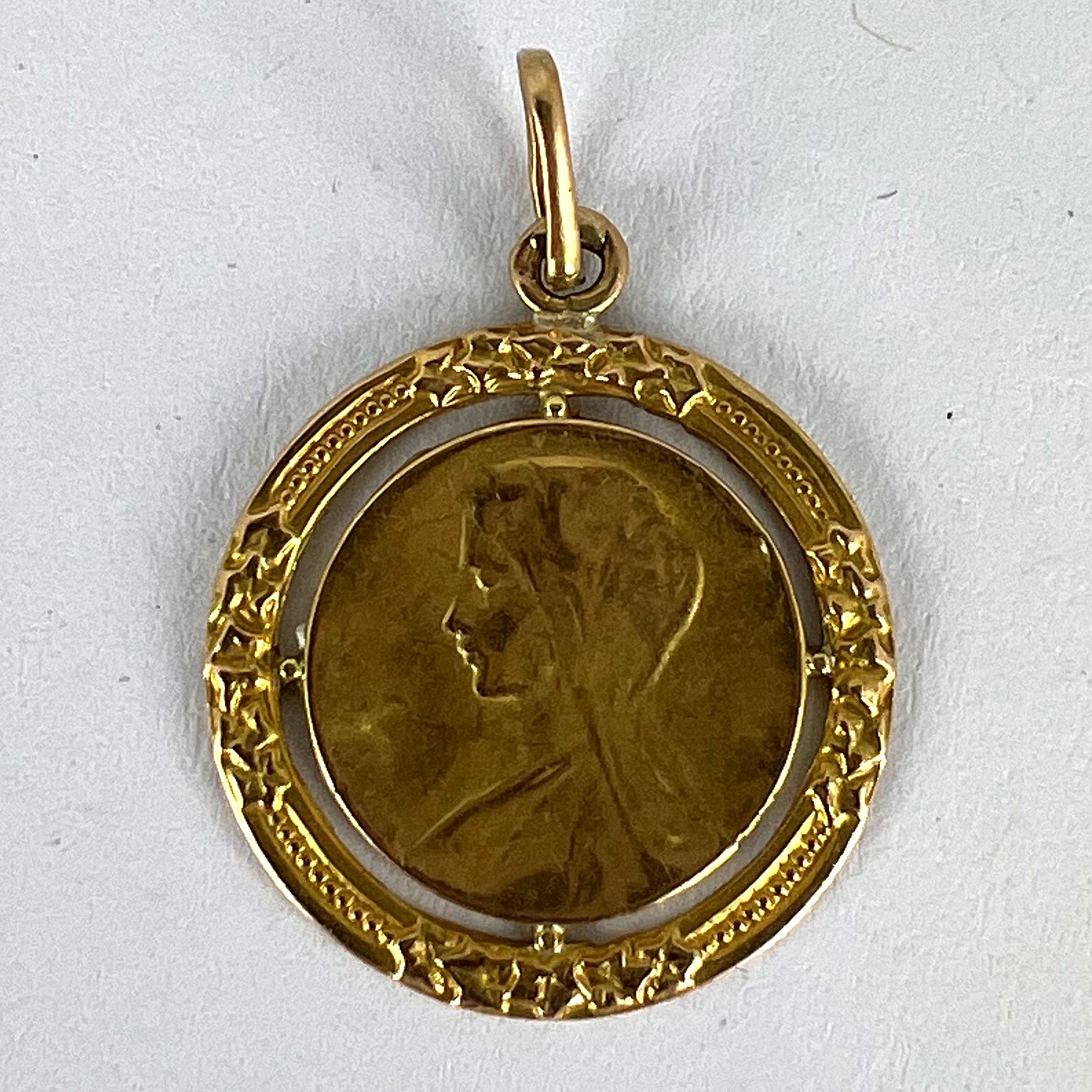 French Virgin Mary Ivy Leaf Wreath 18K Yellow Gold Medal Charm Pendant For Sale 6