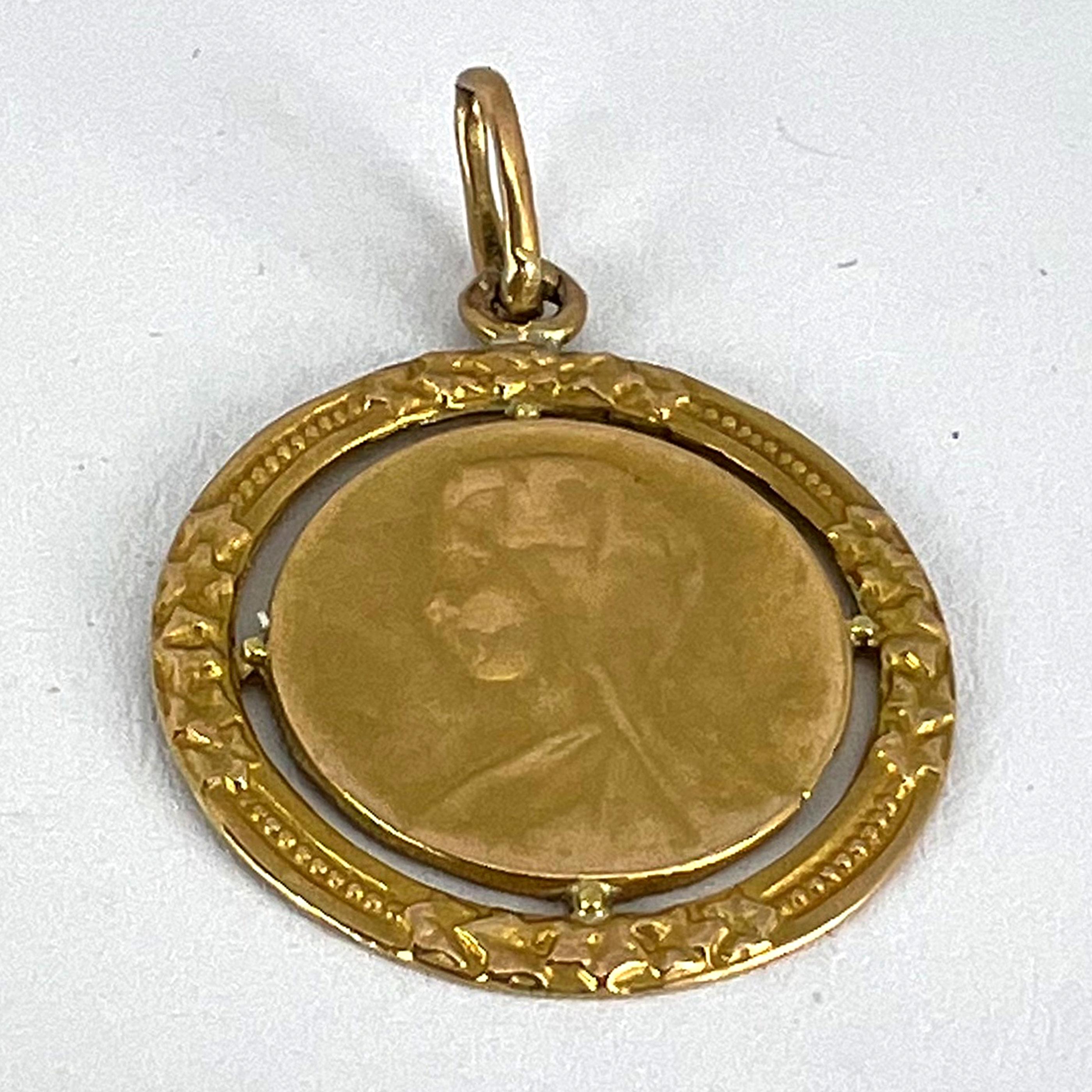 French Virgin Mary Ivy Leaf Wreath 18K Yellow Gold Medal Charm Pendant For Sale 8