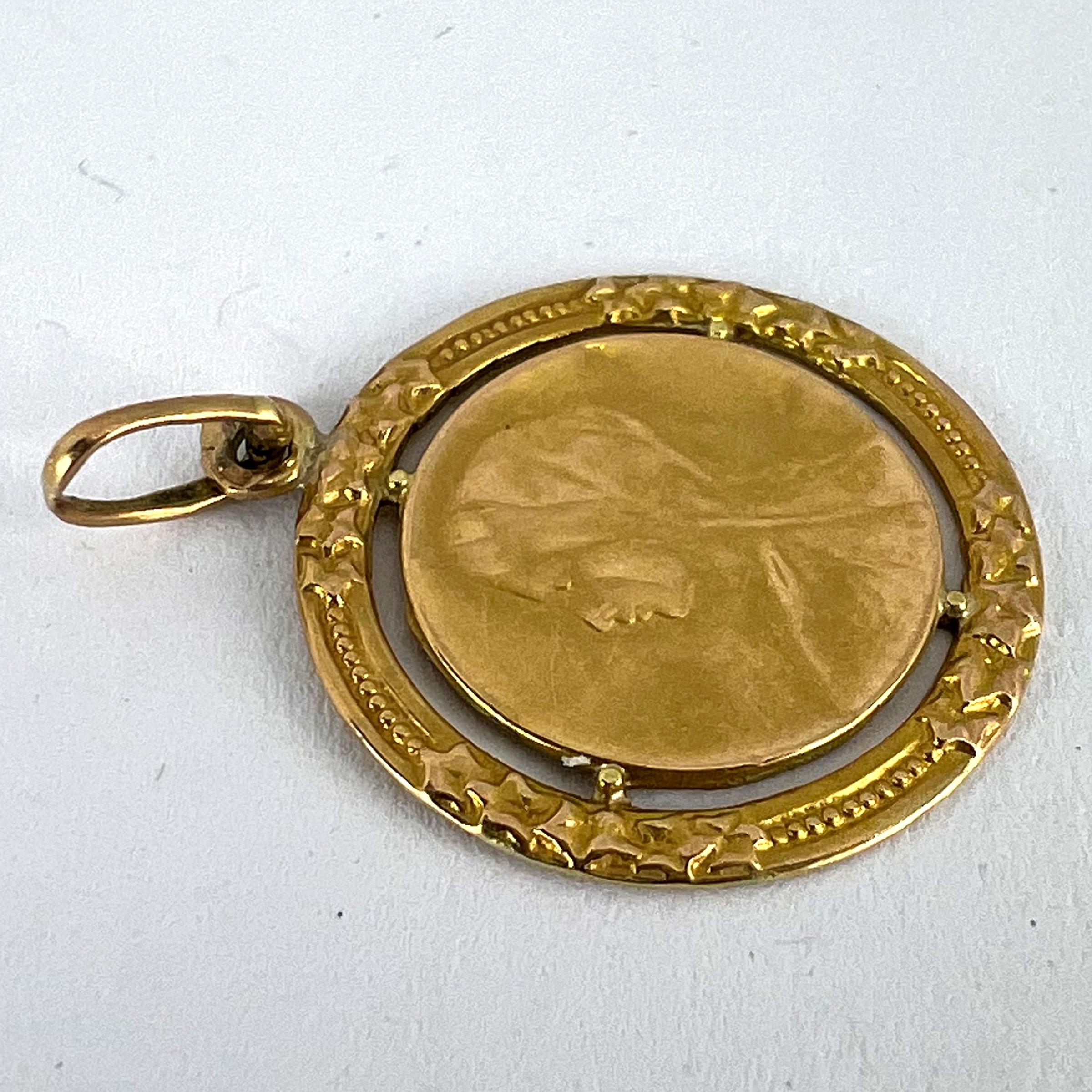 Vierge Marie française Couronne de feuilles de lierre Pendentif Médaille en or jaune 18K en vente 10