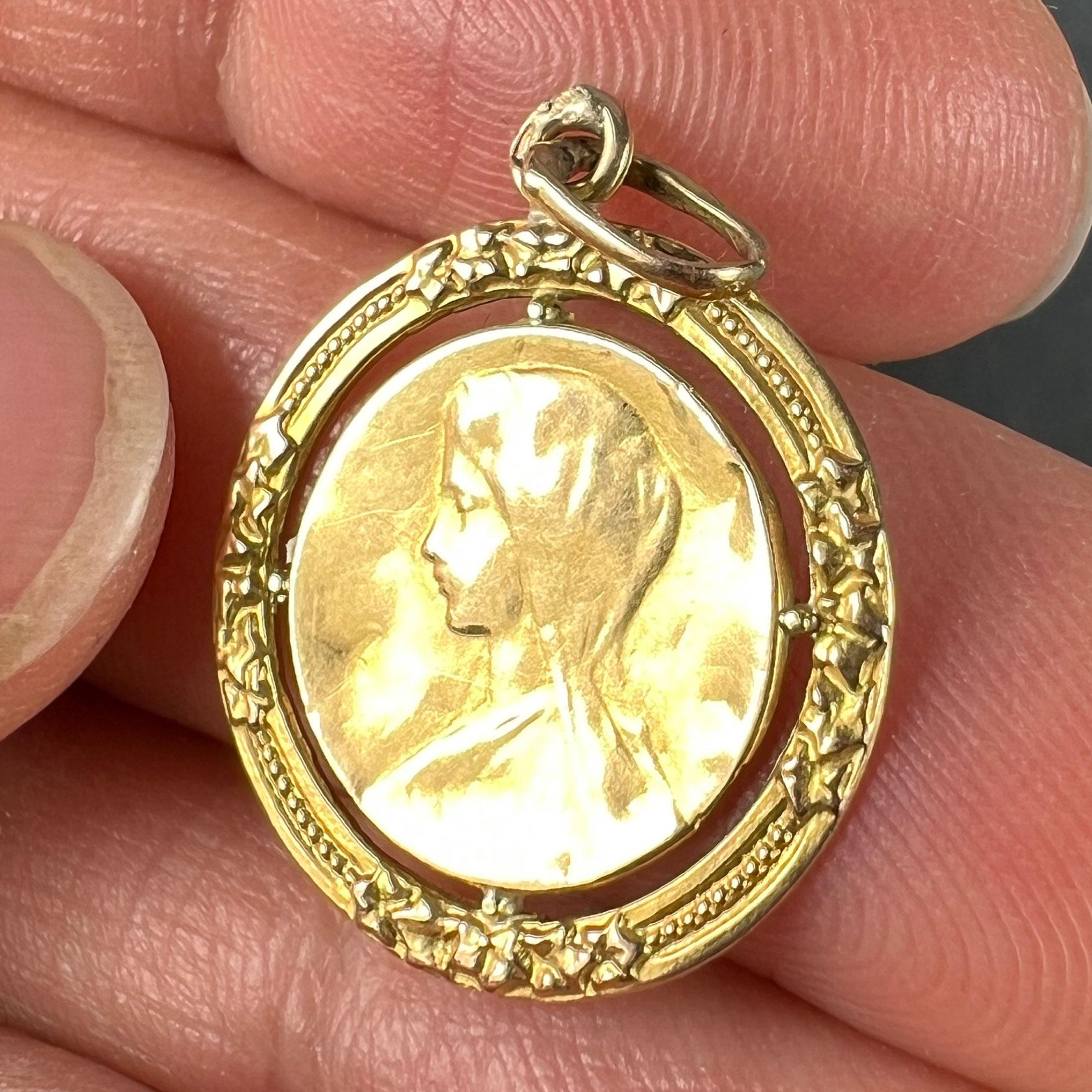French Virgin Mary Ivy Leaf Wreath 18K Yellow Gold Medal Charm Pendant For Sale 1