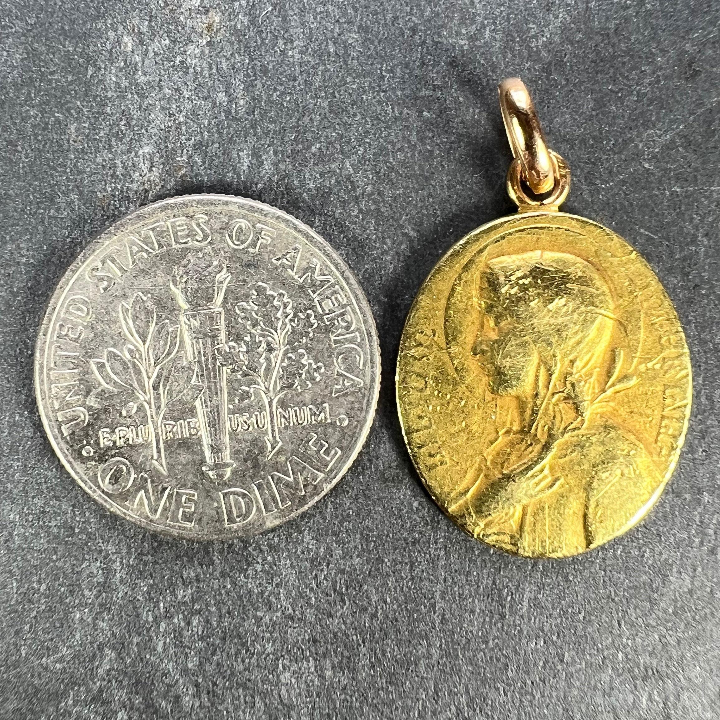 French Virgin Mary Lily Among Lilies 18K Yellow Gold Oval Pendant Medal For Sale 6