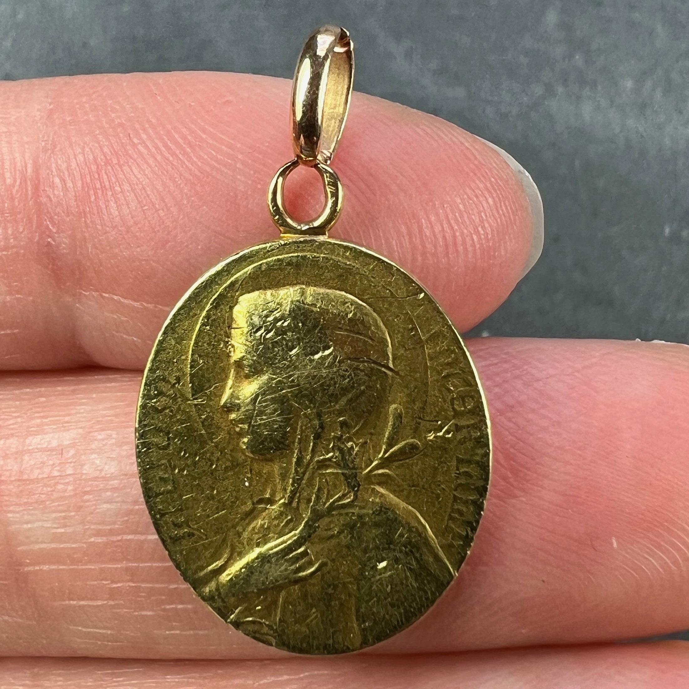French Virgin Mary Lily Among Lilies 18K Yellow Gold Oval Pendant Medal For Sale 1