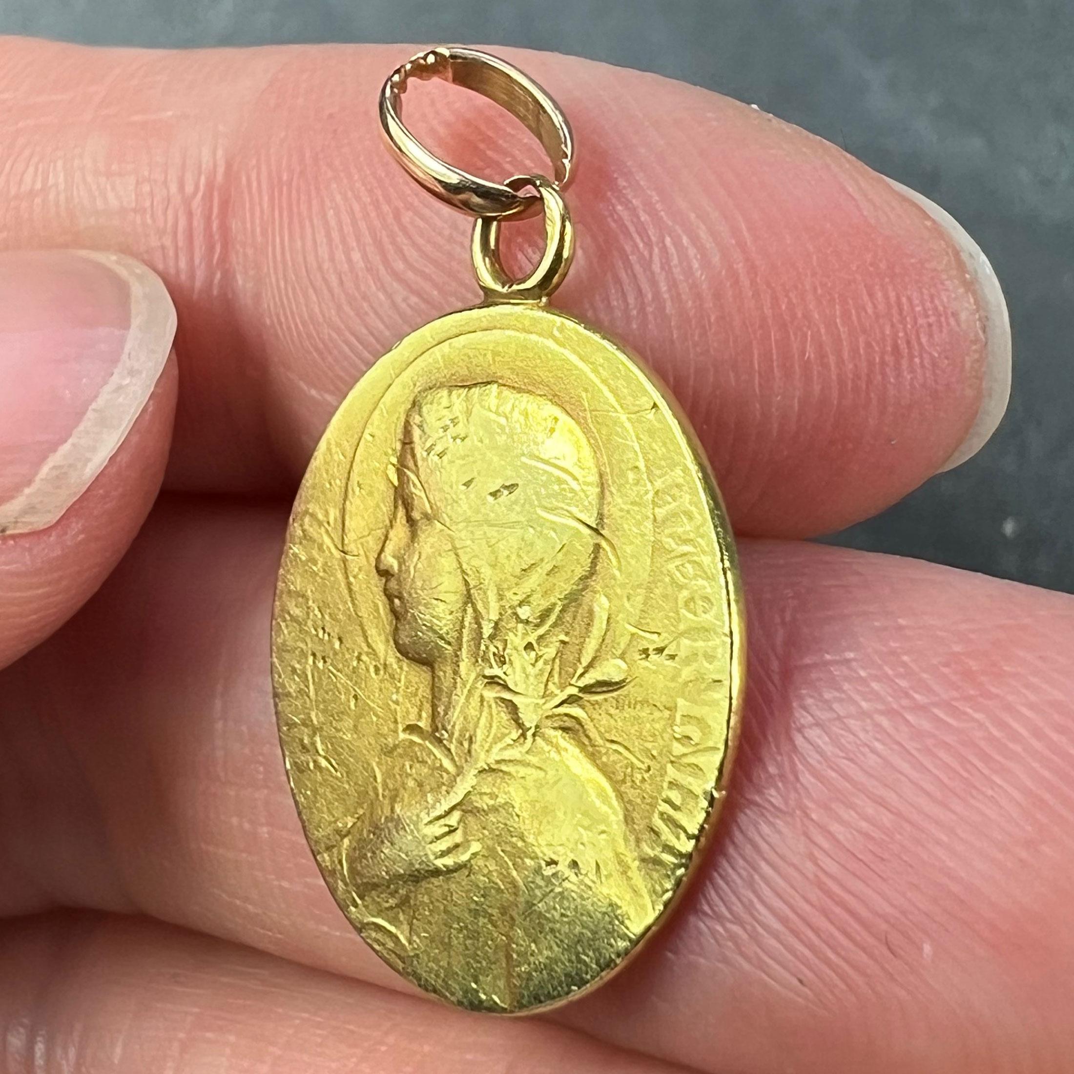 French Virgin Mary Lily Among Lilies 18K Yellow Gold Oval Pendant Medal For Sale 2