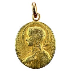 Vintage French Virgin Mary Lily Among Lilies 18K Yellow Gold Oval Pendant Medal
