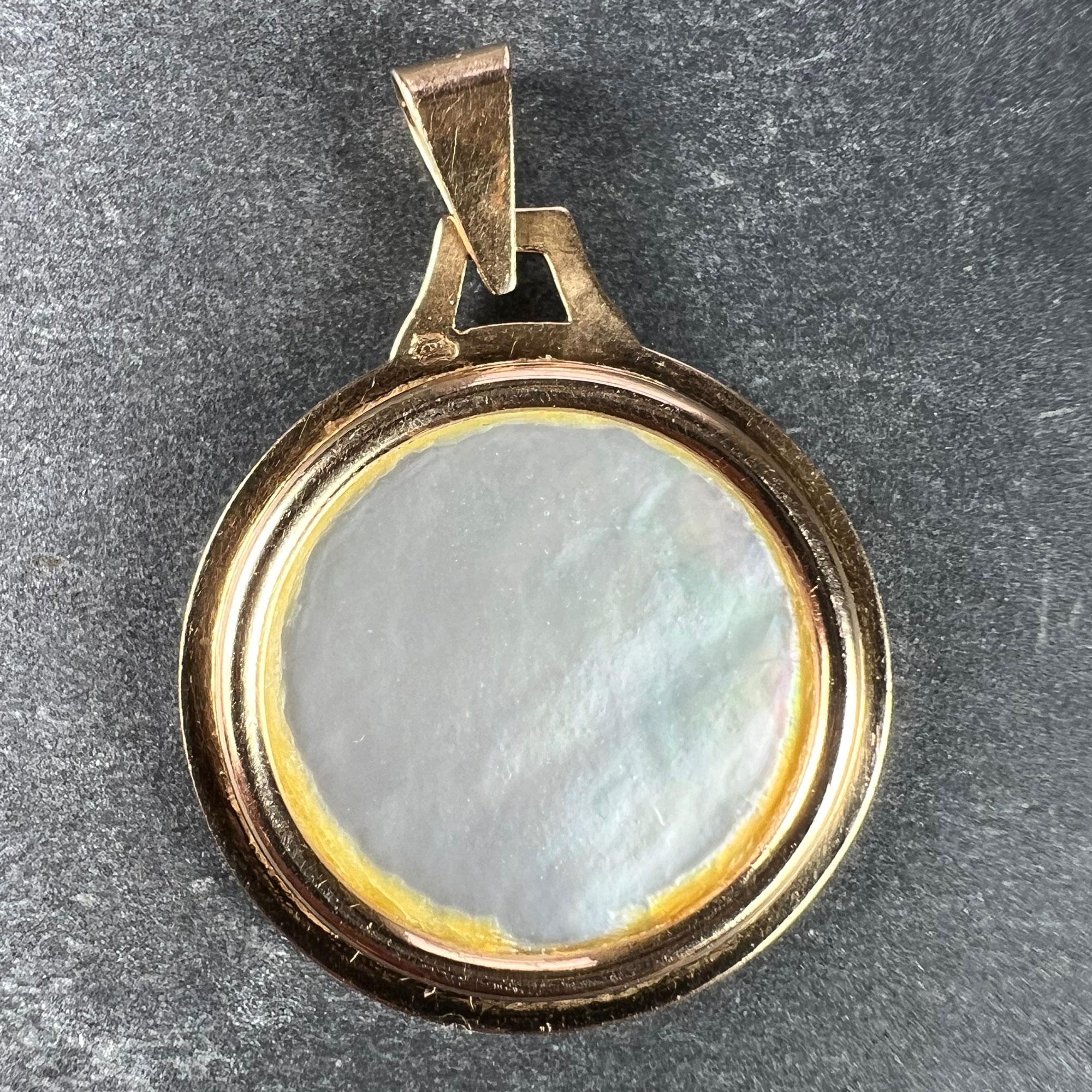 French Virgin Mary Mother of Pearl 18K Yellow Gold Charm Pendant In Good Condition In London, GB