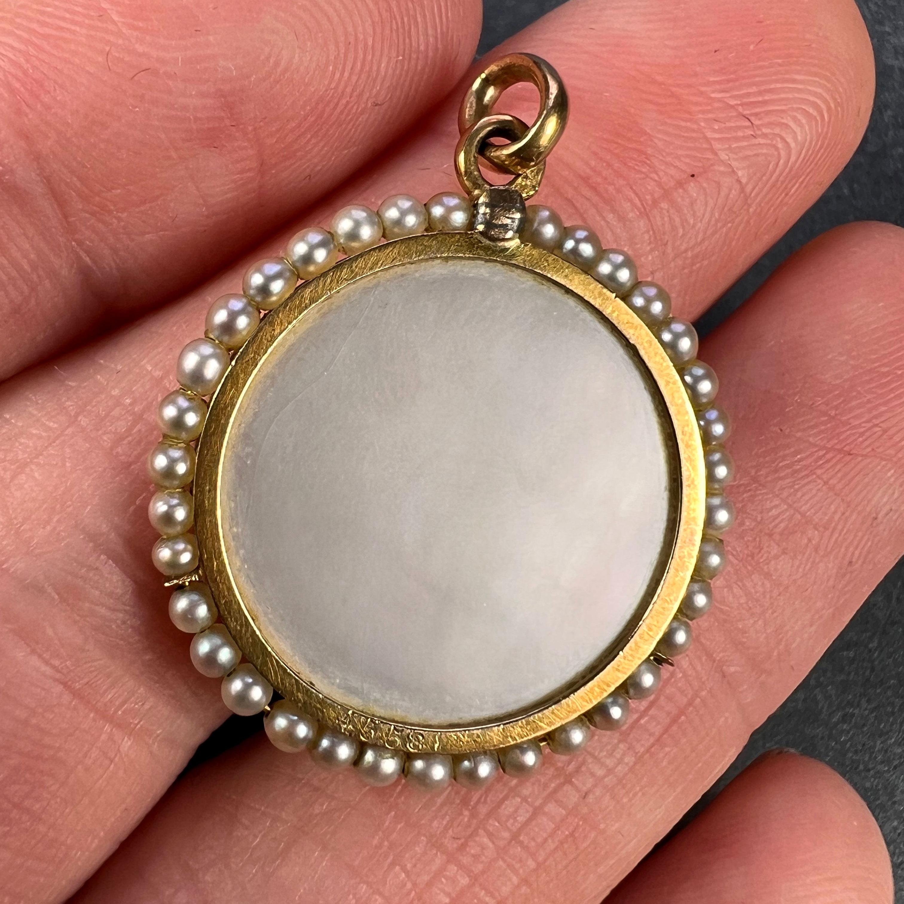 French Virgin Mary Mother of Pearl 18K Yellow Gold Pearl Charm Pendant  In Good Condition In London, GB