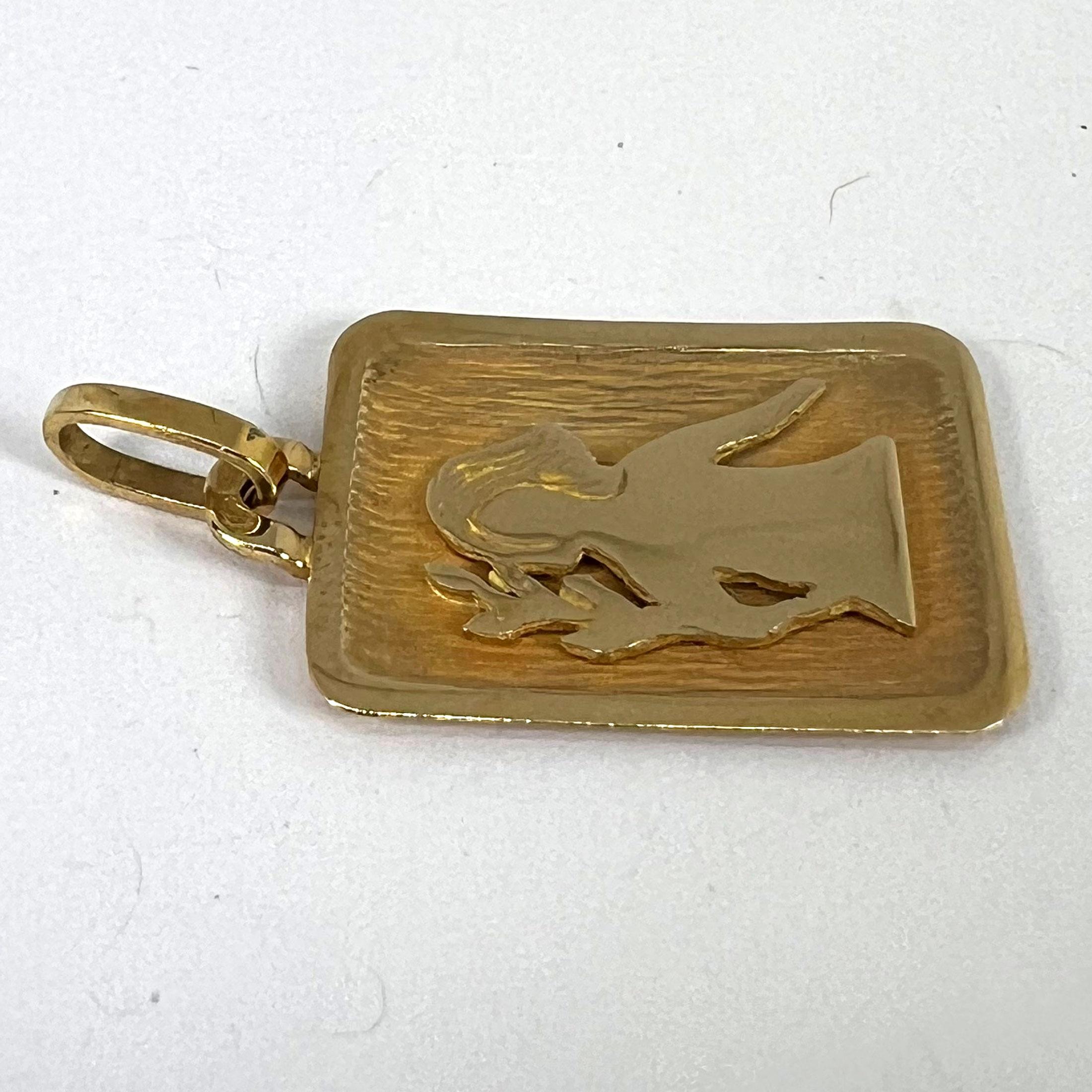 French Virgo Starsign Zodiac 18K Yellow Gold Charm Medal Pendant For Sale 10