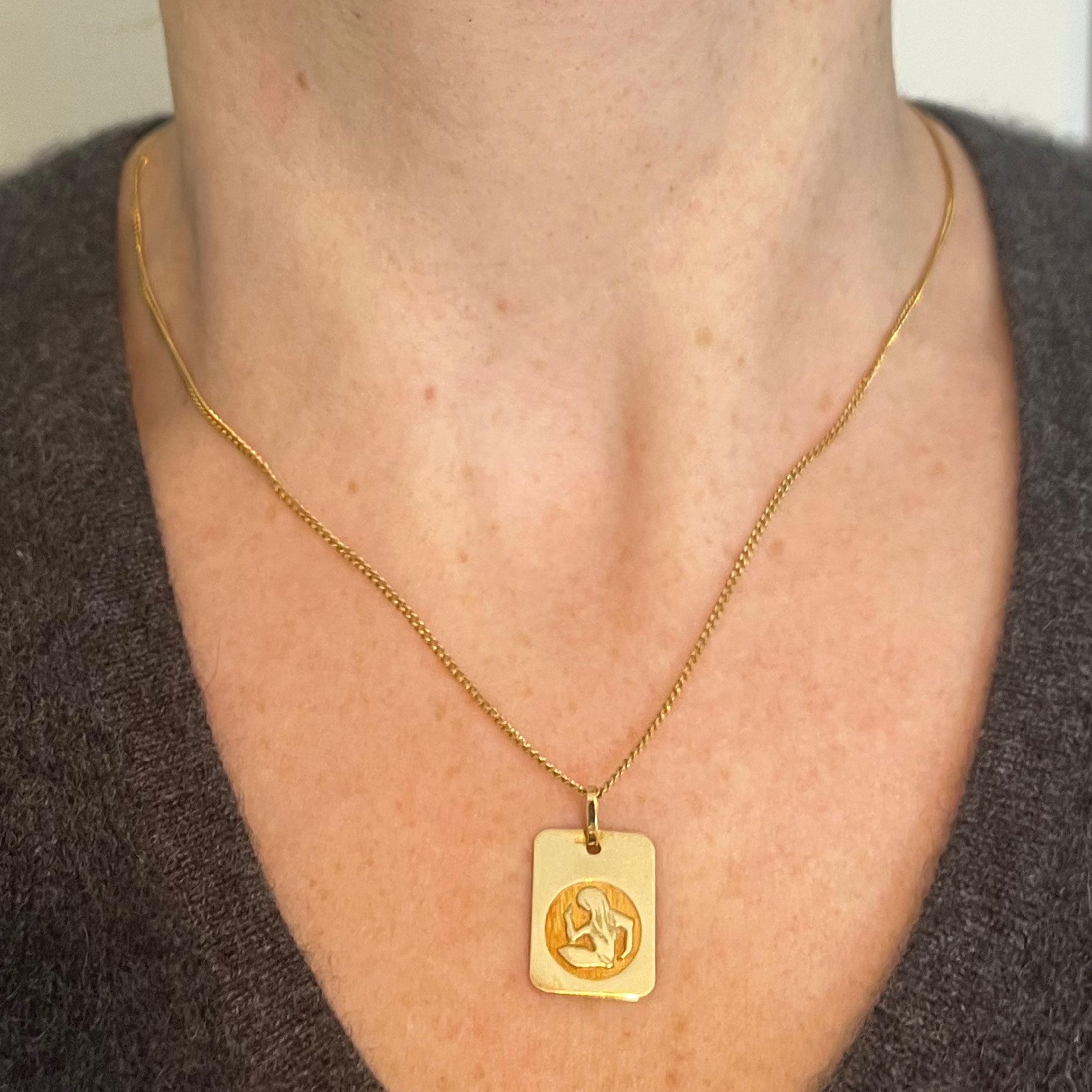 French Virgo Starsign Zodiac 18K Yellow Gold Charm Medal Pendant For Sale 1