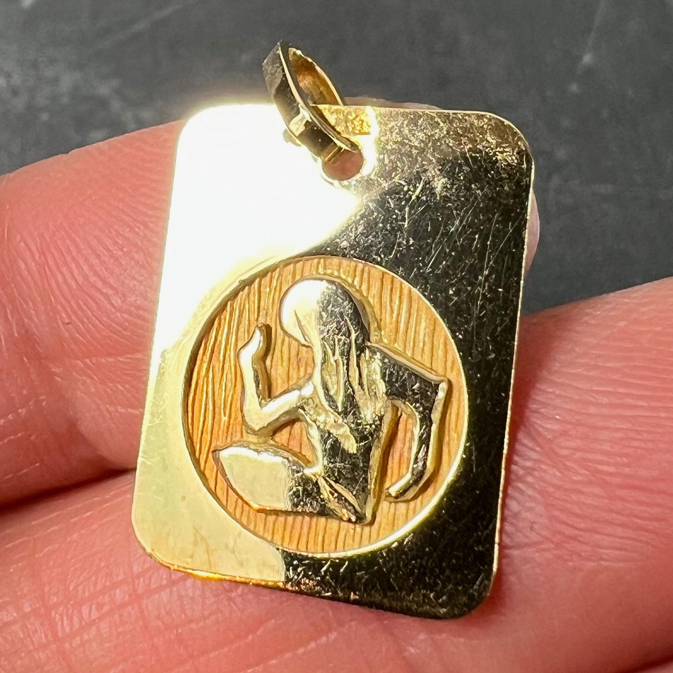 French Virgo Starsign Zodiac 18K Yellow Gold Charm Medal Pendant For Sale 3