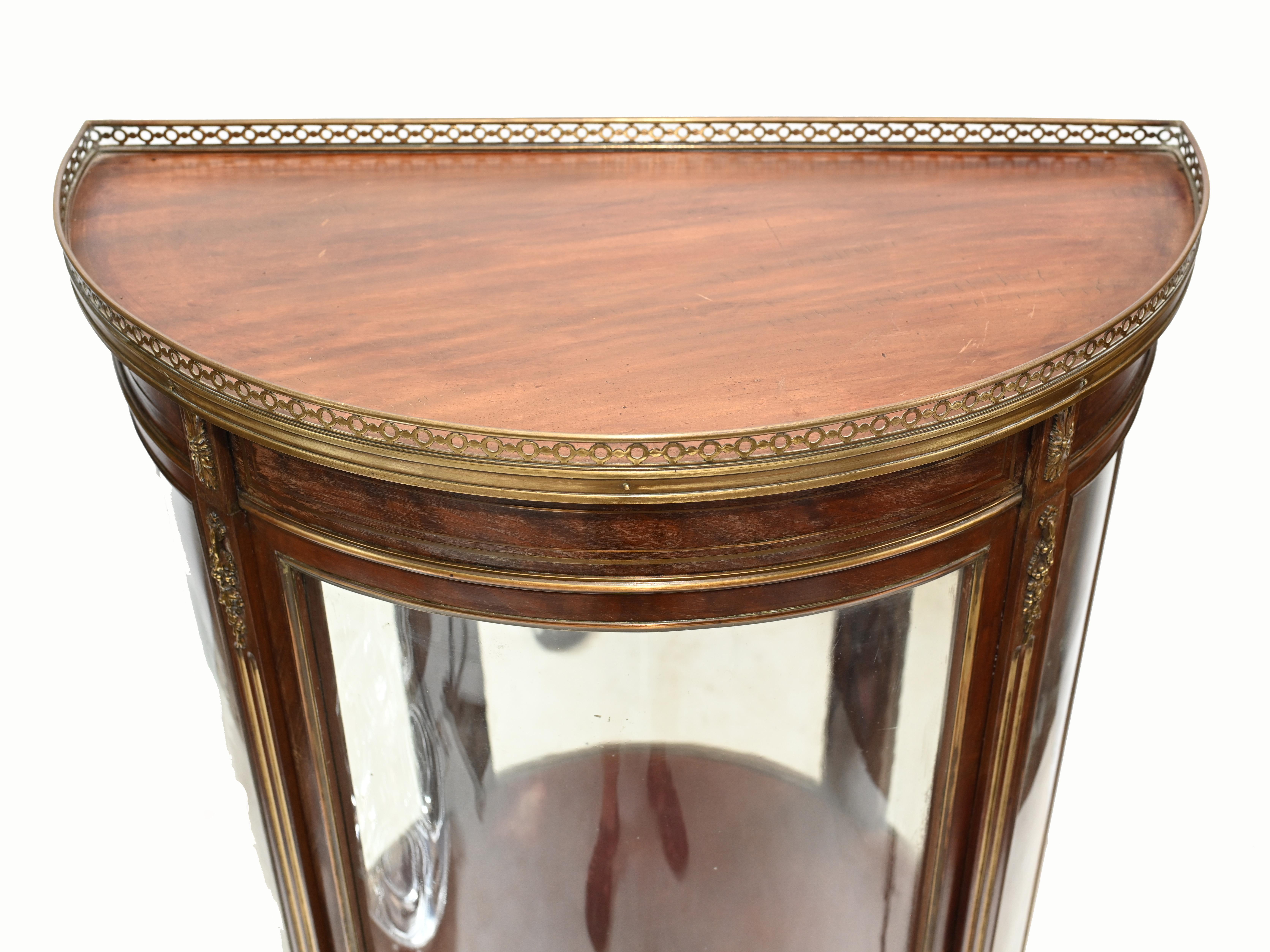 Vitrina francesa pintada Vernis Martin, 1870 en venta 1